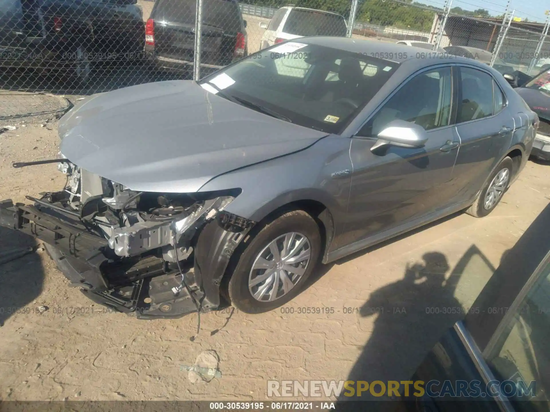 2 Photograph of a damaged car 4T1C31AK2LU532627 TOYOTA CAMRY 2020