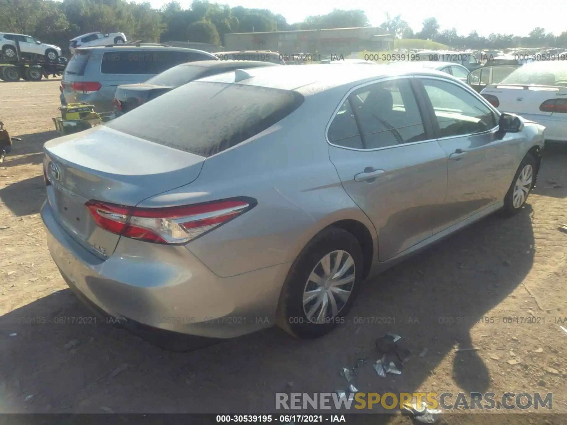 4 Photograph of a damaged car 4T1C31AK2LU532627 TOYOTA CAMRY 2020