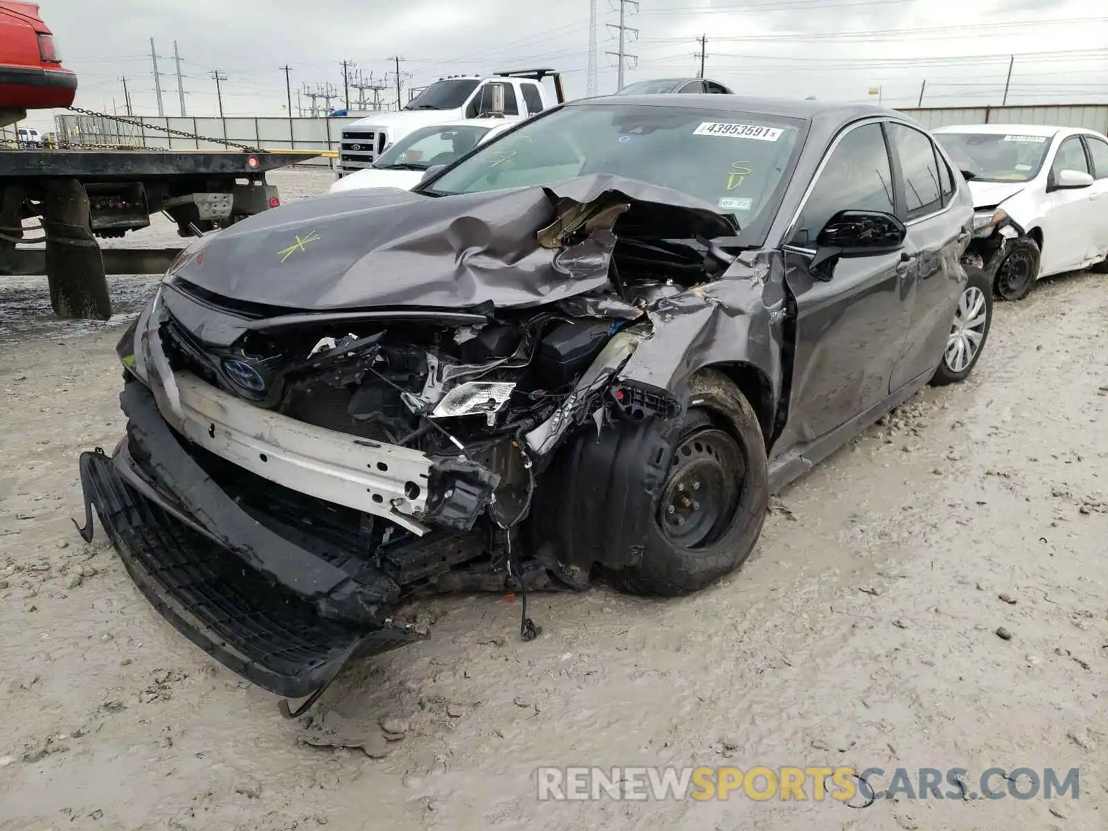 2 Photograph of a damaged car 4T1C31AK2LU534703 TOYOTA CAMRY 2020