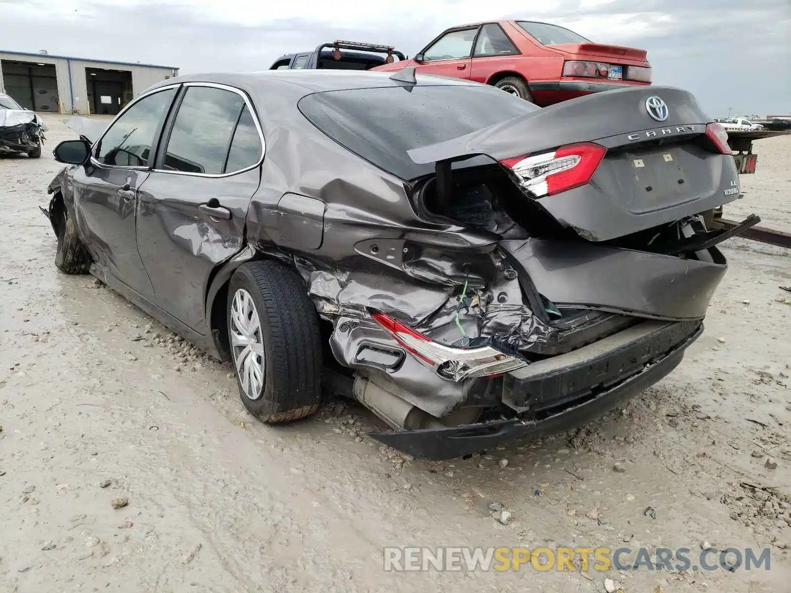 3 Photograph of a damaged car 4T1C31AK2LU534703 TOYOTA CAMRY 2020