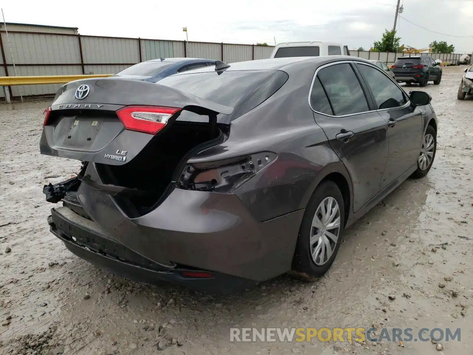 4 Photograph of a damaged car 4T1C31AK2LU534703 TOYOTA CAMRY 2020