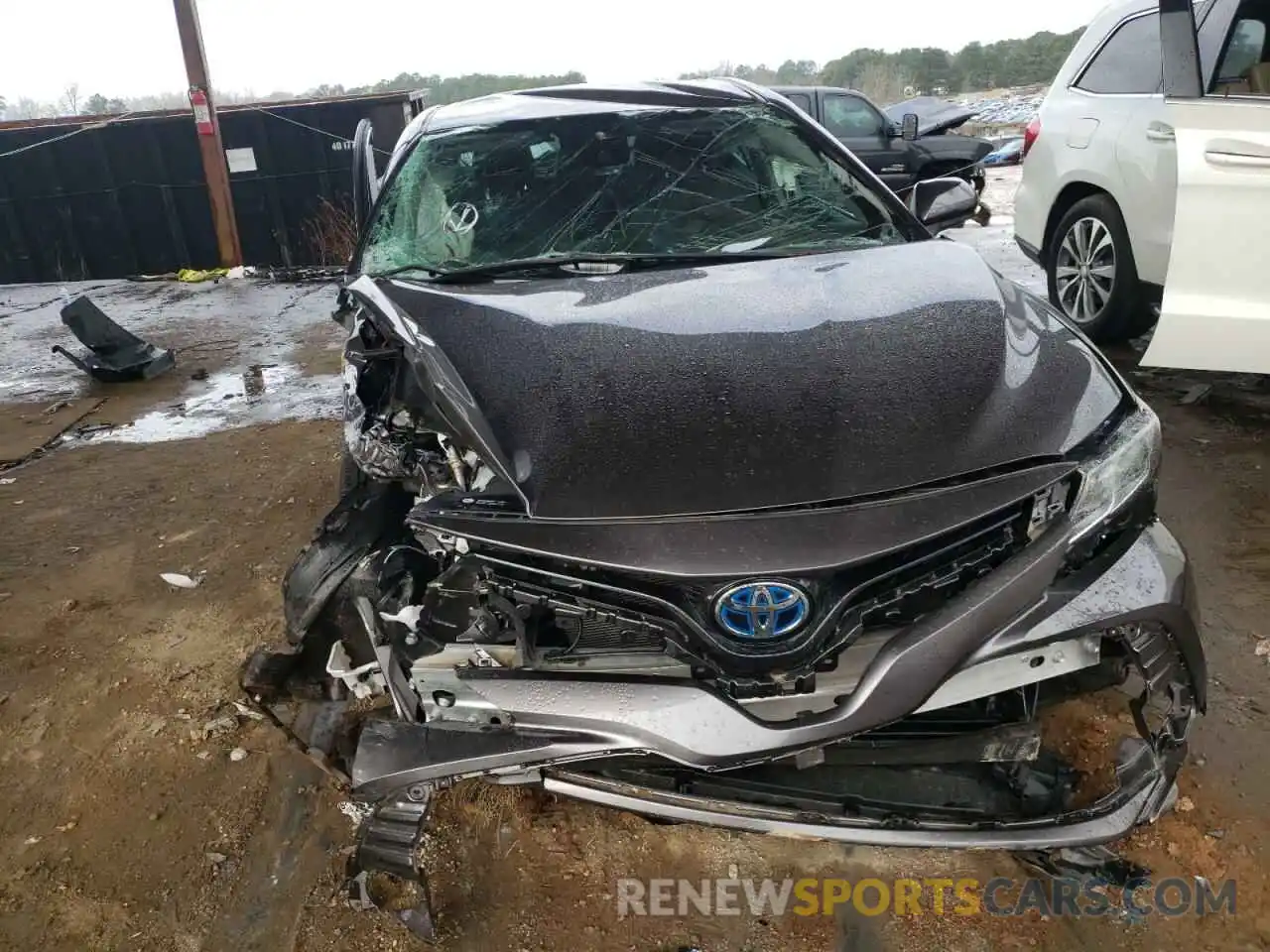 9 Photograph of a damaged car 4T1C31AK2LU535611 TOYOTA CAMRY 2020