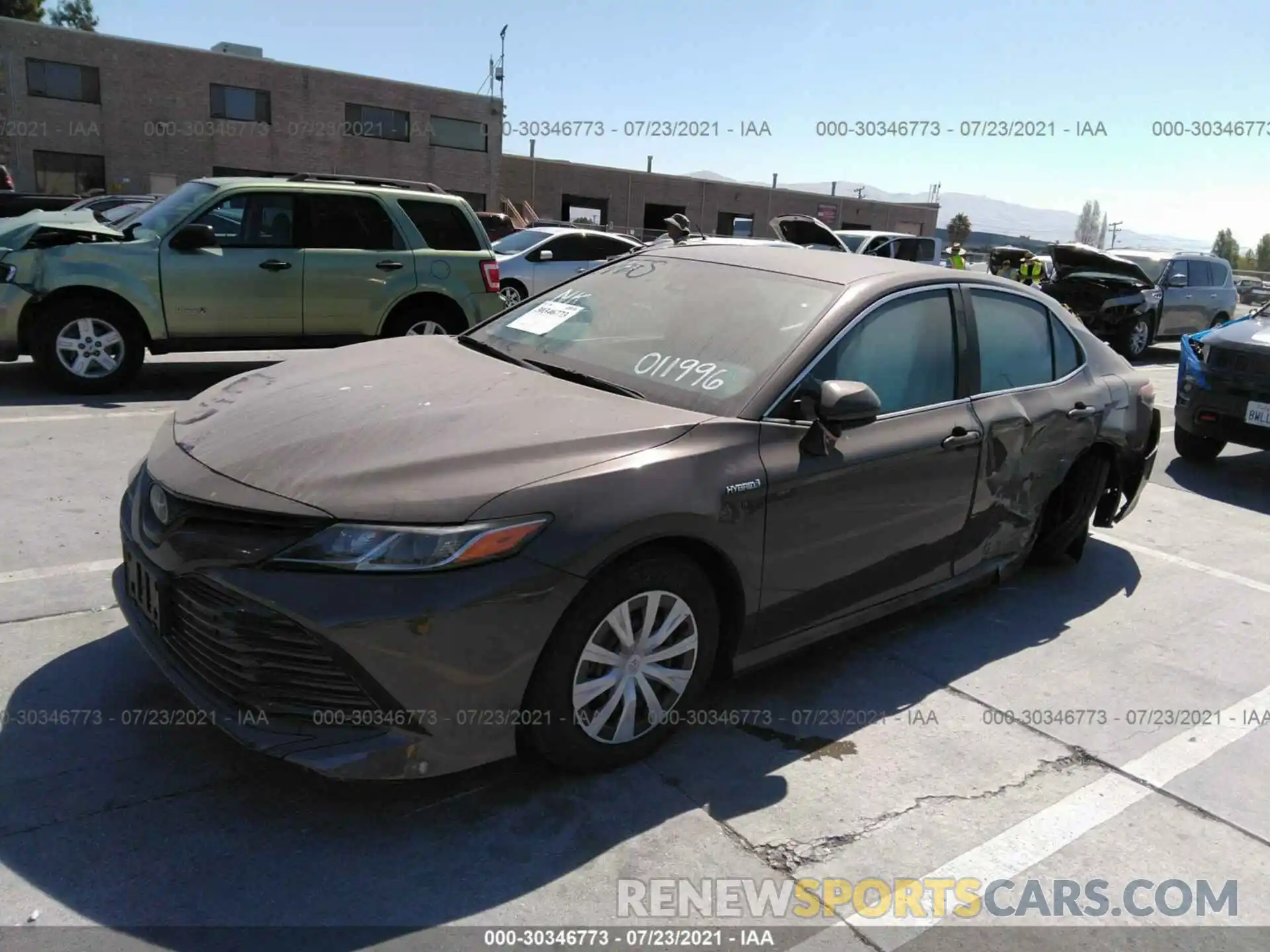 2 Photograph of a damaged car 4T1C31AK3LU011996 TOYOTA CAMRY 2020