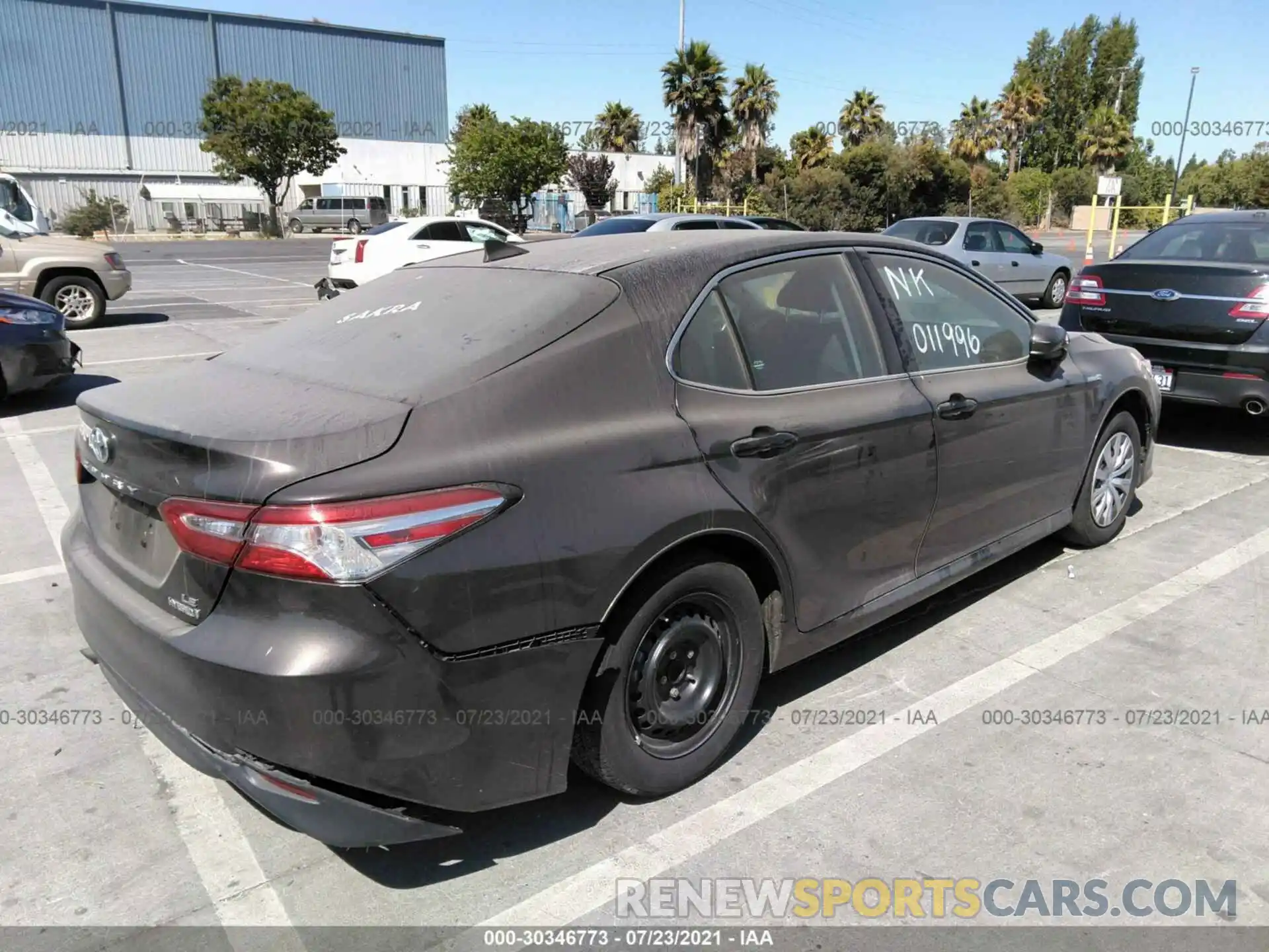 4 Photograph of a damaged car 4T1C31AK3LU011996 TOYOTA CAMRY 2020