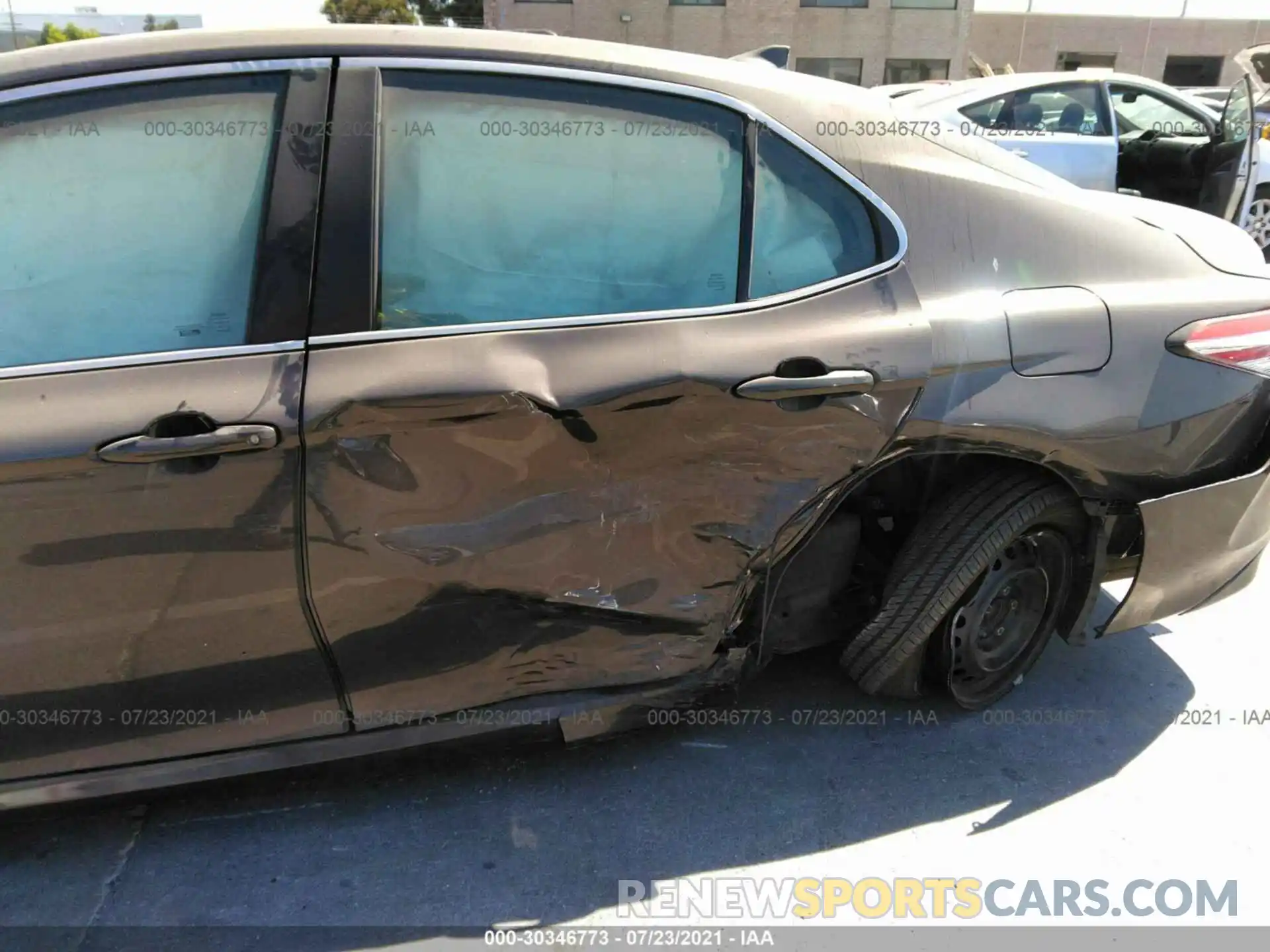 6 Photograph of a damaged car 4T1C31AK3LU011996 TOYOTA CAMRY 2020