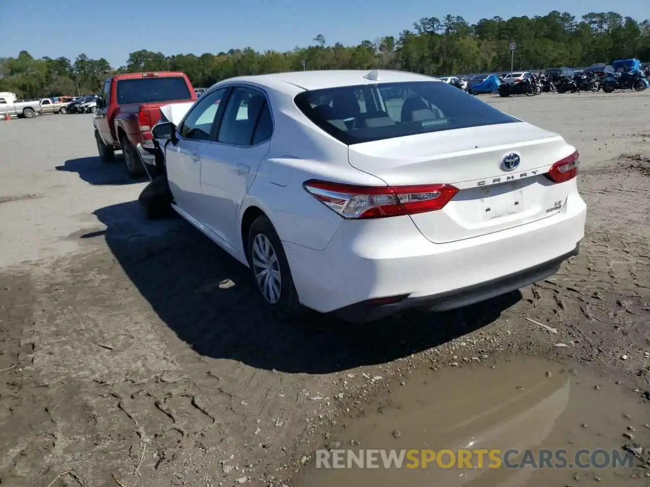 3 Photograph of a damaged car 4T1C31AK3LU016597 TOYOTA CAMRY 2020