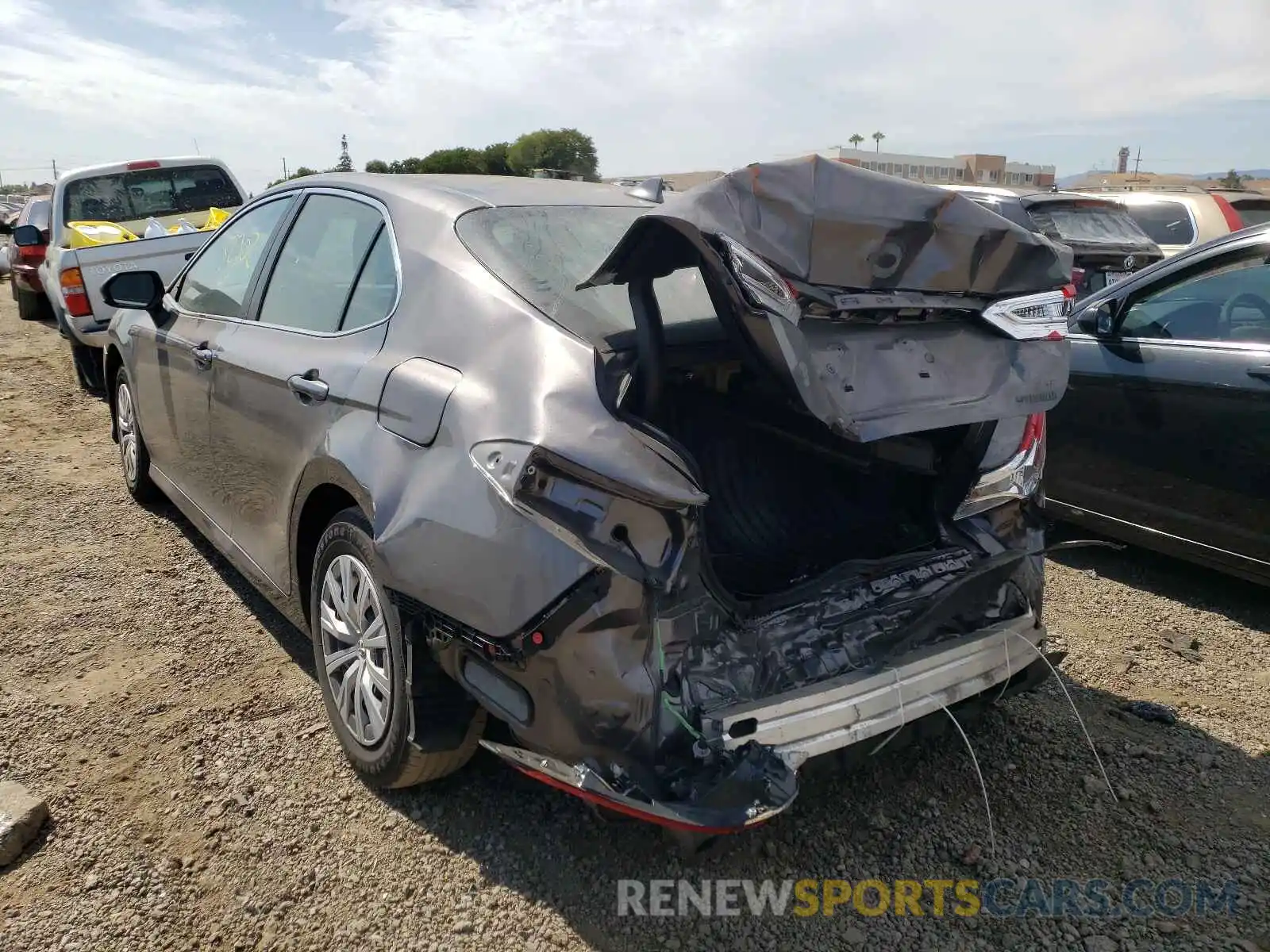 3 Photograph of a damaged car 4T1C31AK3LU522981 TOYOTA CAMRY 2020