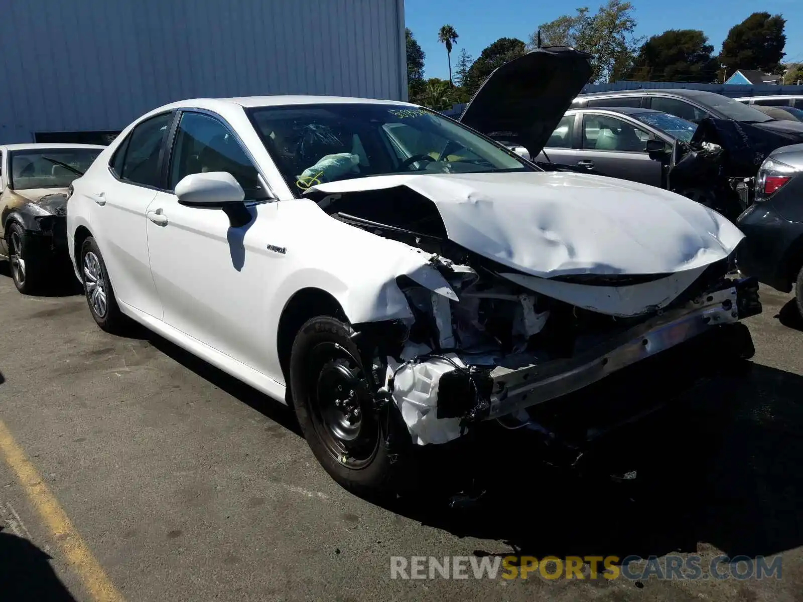 1 Photograph of a damaged car 4T1C31AK3LU524942 TOYOTA CAMRY 2020