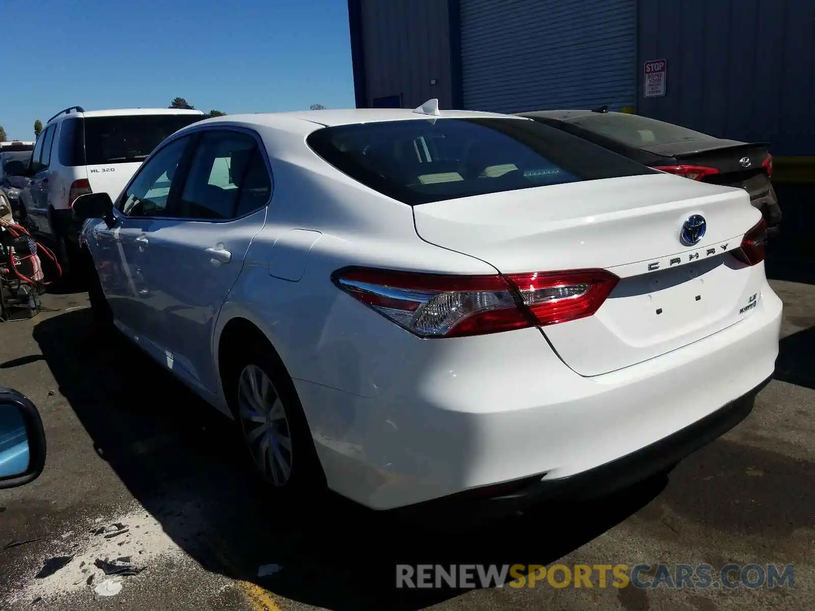 3 Photograph of a damaged car 4T1C31AK3LU524942 TOYOTA CAMRY 2020