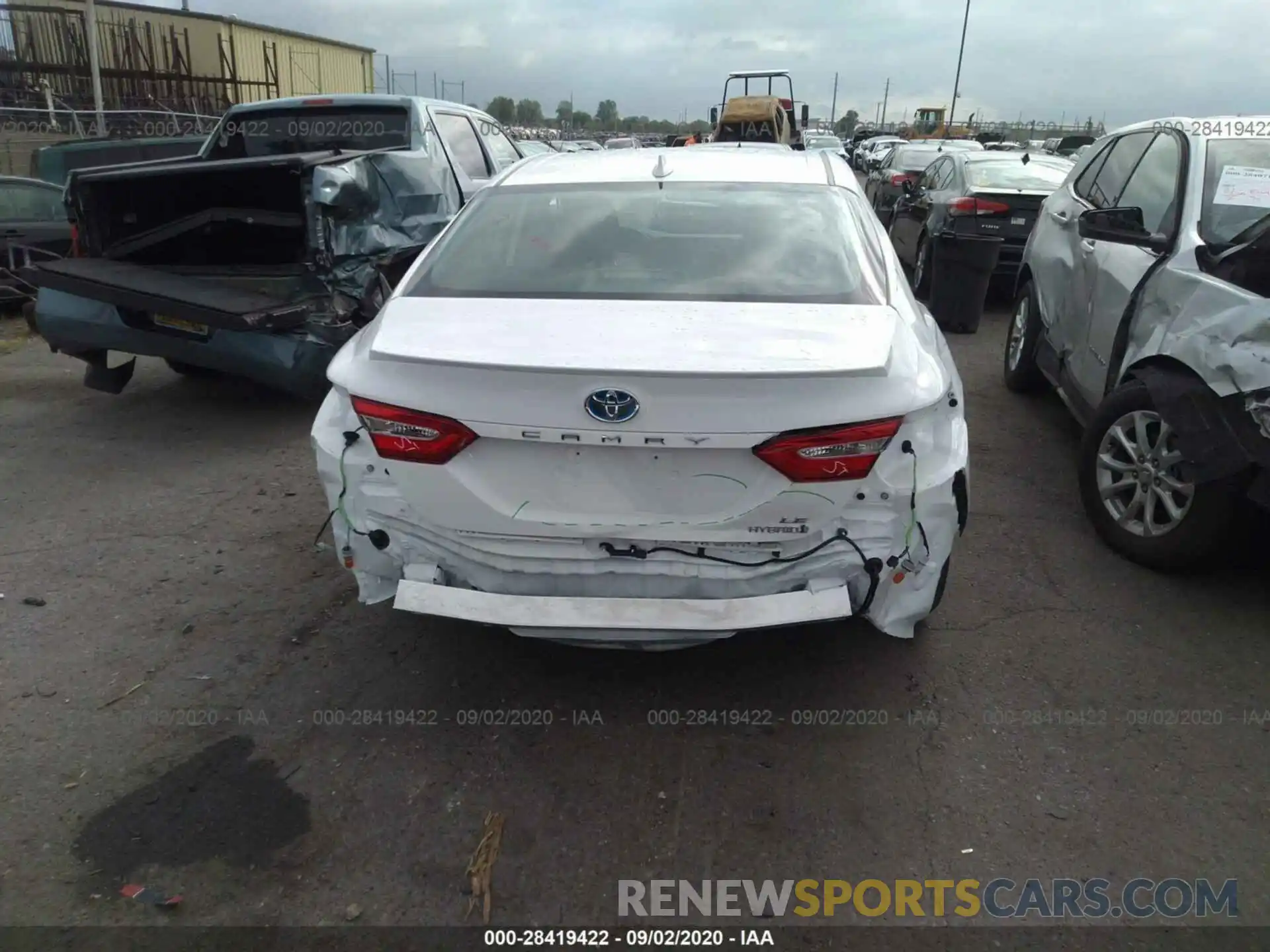 6 Photograph of a damaged car 4T1C31AK3LU525783 TOYOTA CAMRY 2020