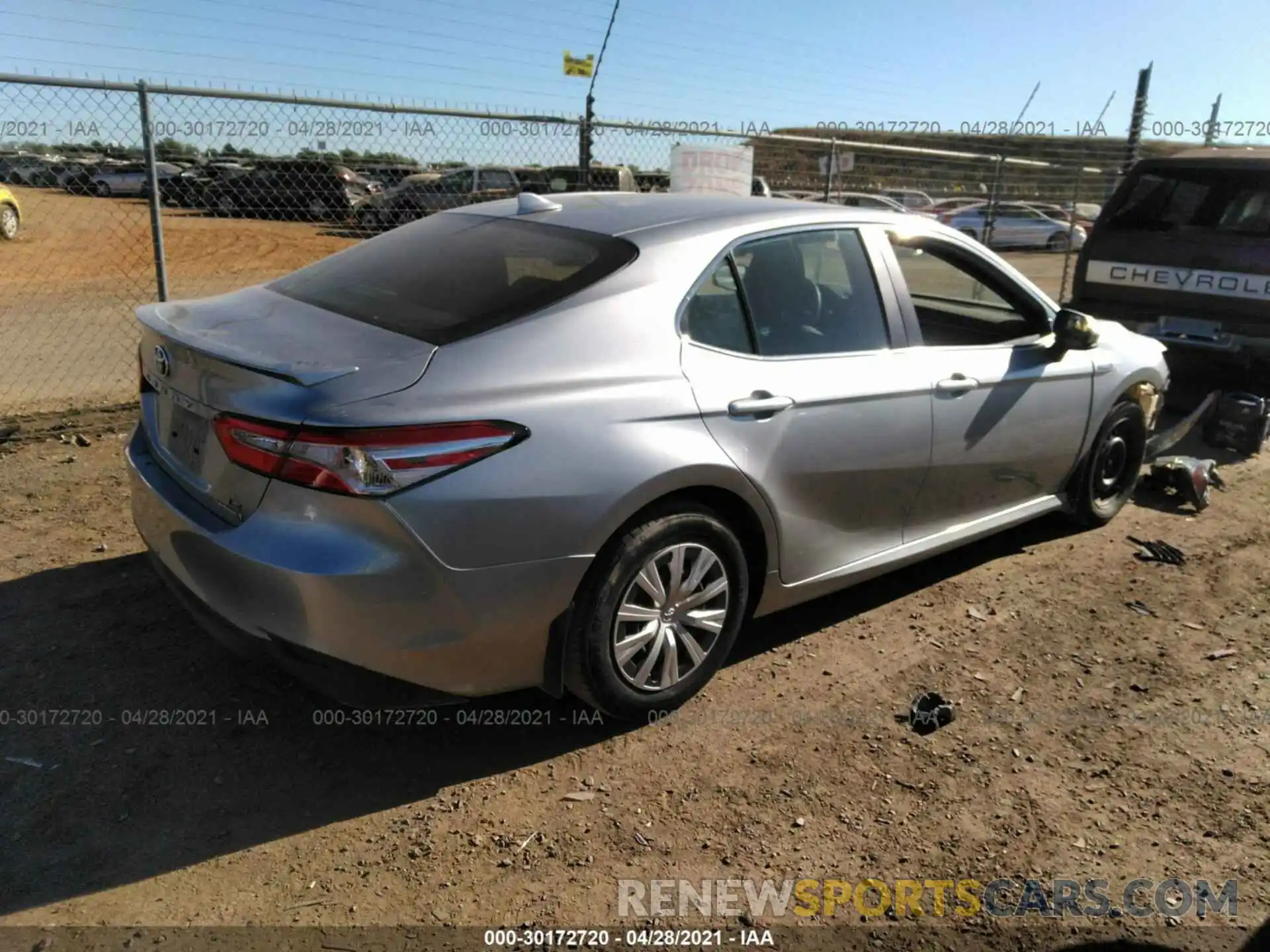 4 Photograph of a damaged car 4T1C31AK3LU526626 TOYOTA CAMRY 2020