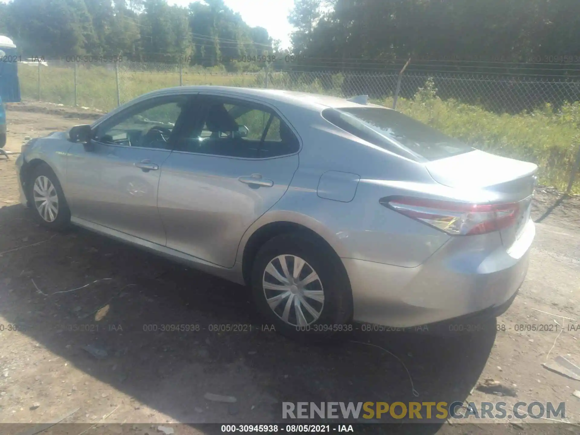 3 Photograph of a damaged car 4T1C31AK3LU527386 TOYOTA CAMRY 2020