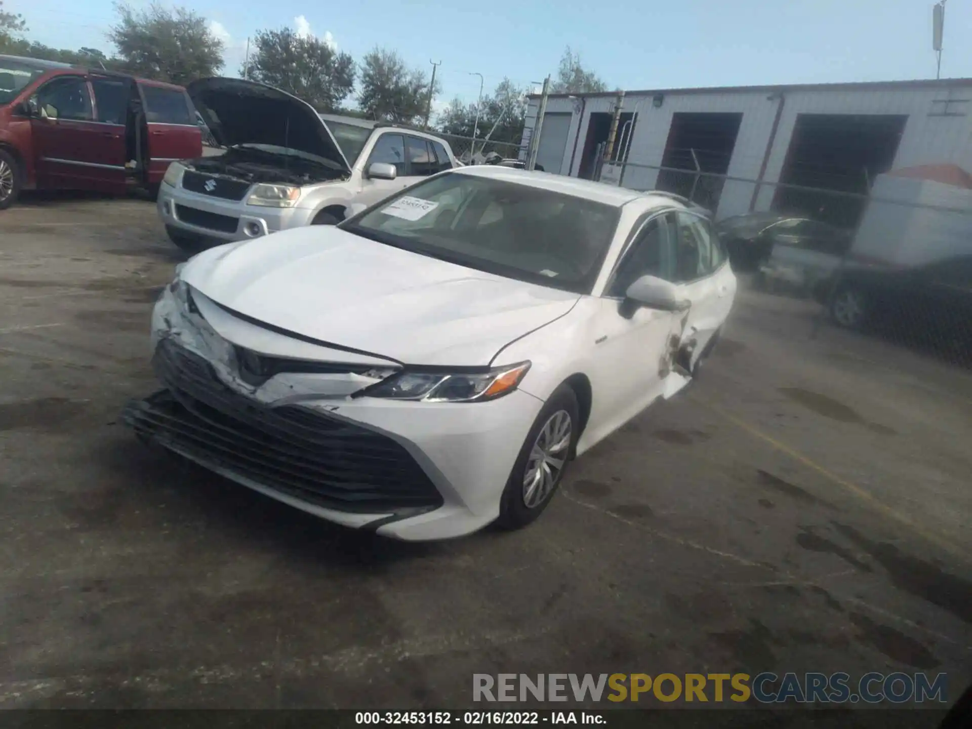 2 Photograph of a damaged car 4T1C31AK3LU527842 TOYOTA CAMRY 2020