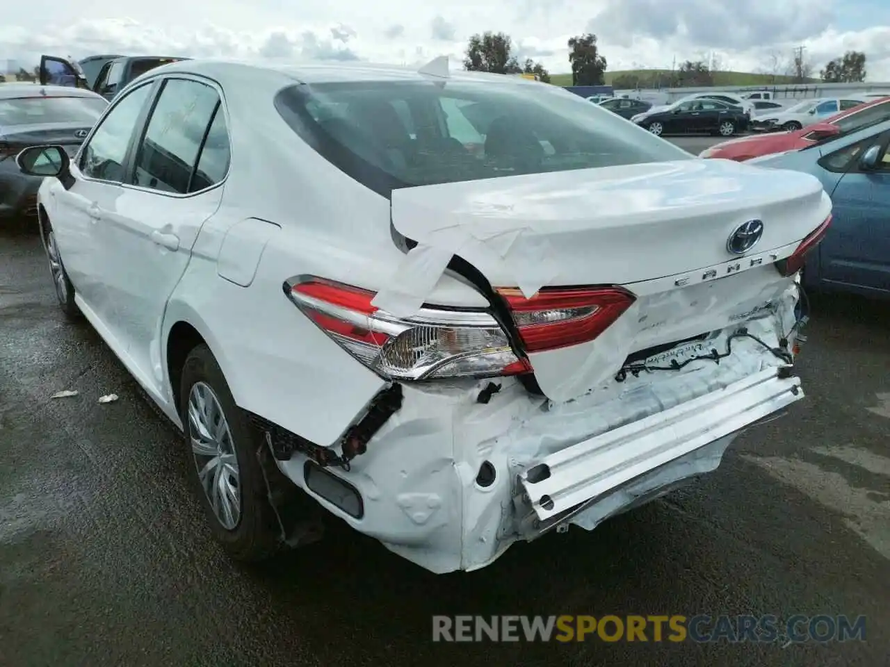 3 Photograph of a damaged car 4T1C31AK3LU529896 TOYOTA CAMRY 2020