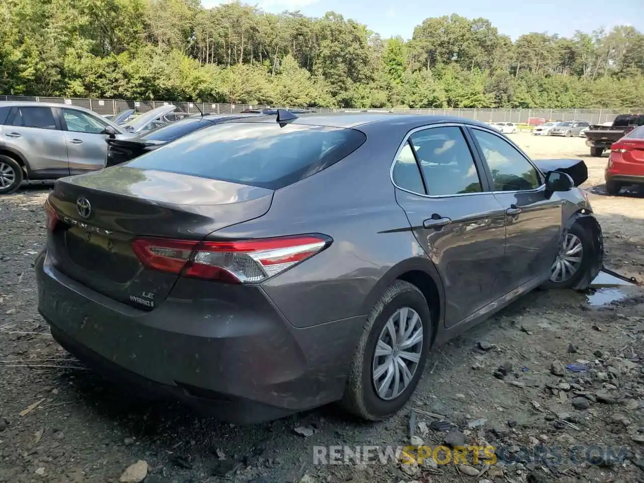 4 Photograph of a damaged car 4T1C31AK3LU532345 TOYOTA CAMRY 2020