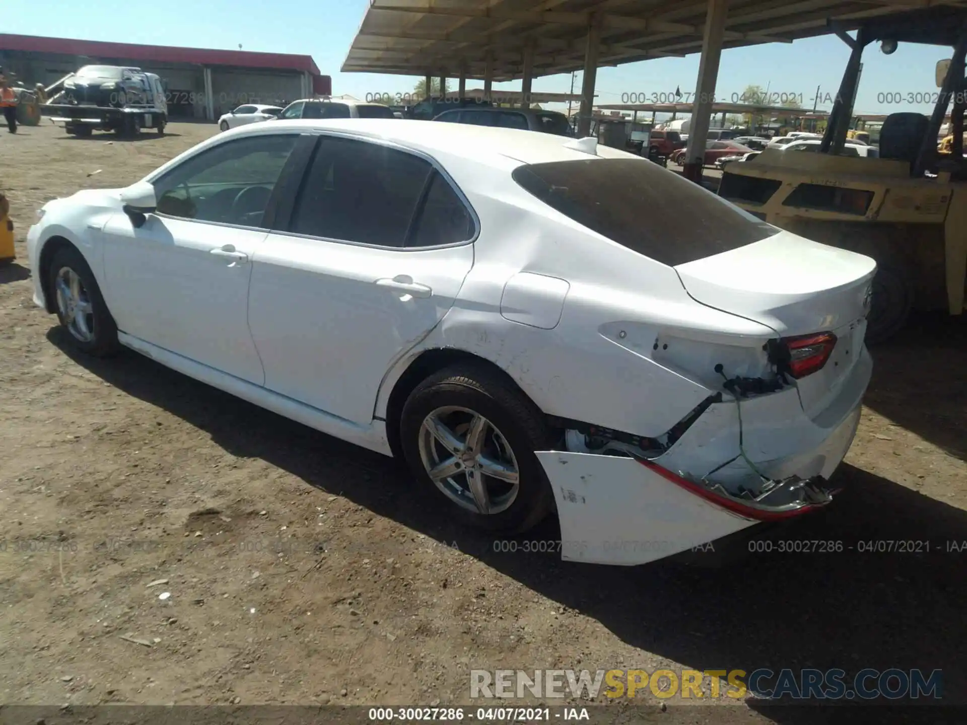 3 Photograph of a damaged car 4T1C31AK3LU533298 TOYOTA CAMRY 2020