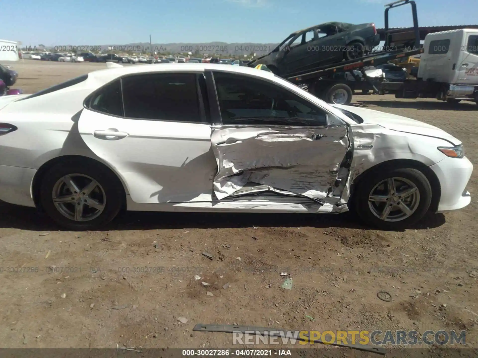 6 Photograph of a damaged car 4T1C31AK3LU533298 TOYOTA CAMRY 2020