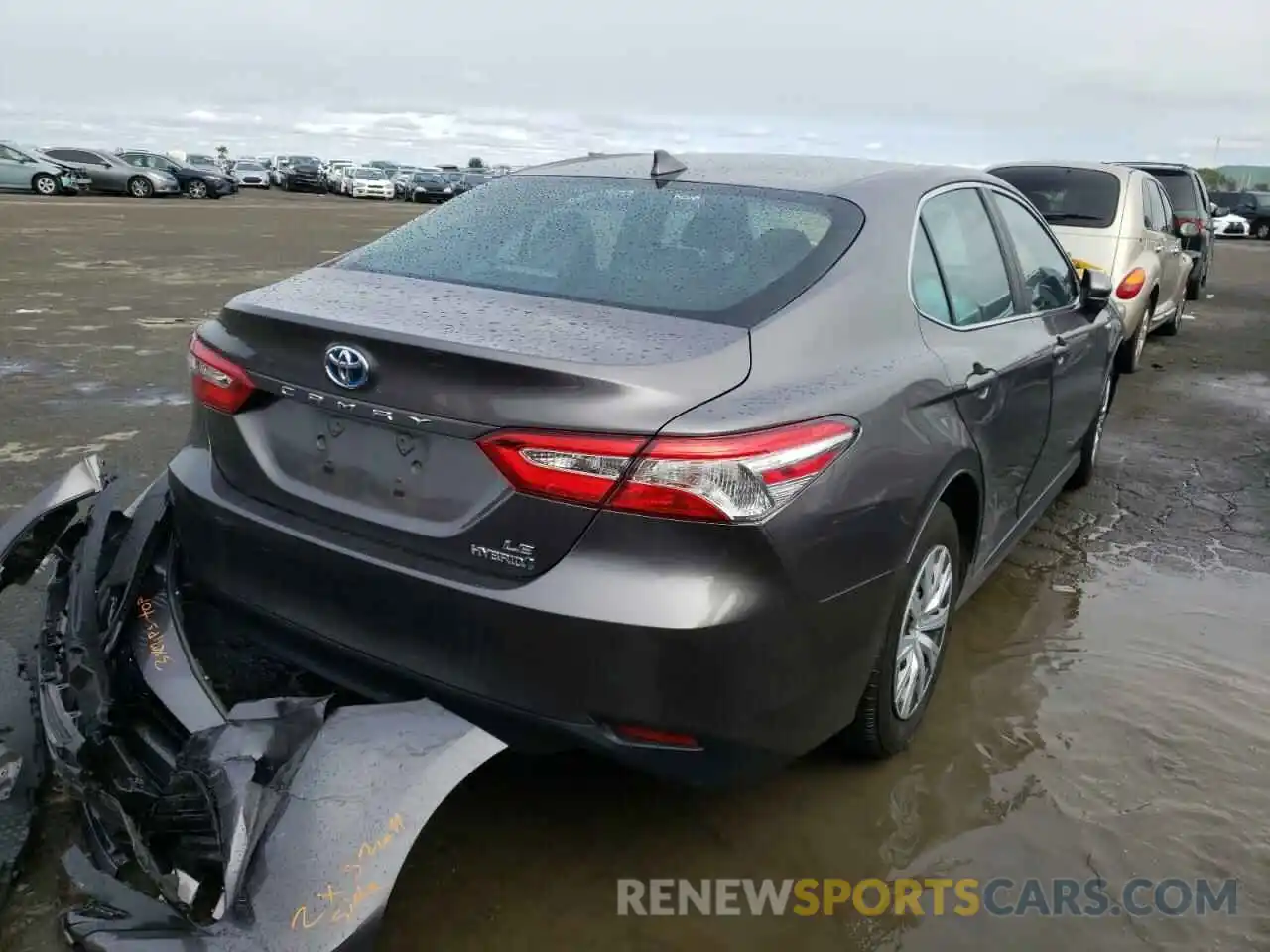 4 Photograph of a damaged car 4T1C31AK3LU533303 TOYOTA CAMRY 2020