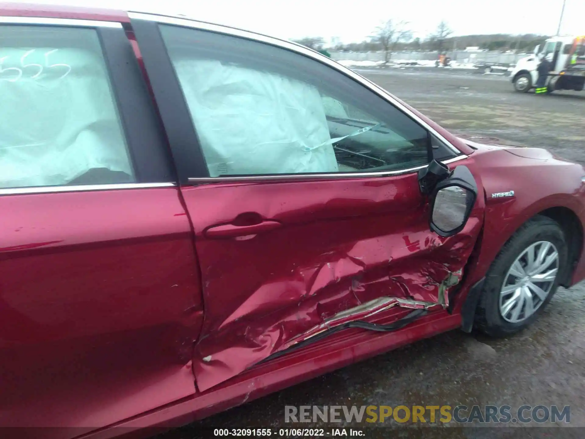 6 Photograph of a damaged car 4T1C31AK3LU538422 TOYOTA CAMRY 2020