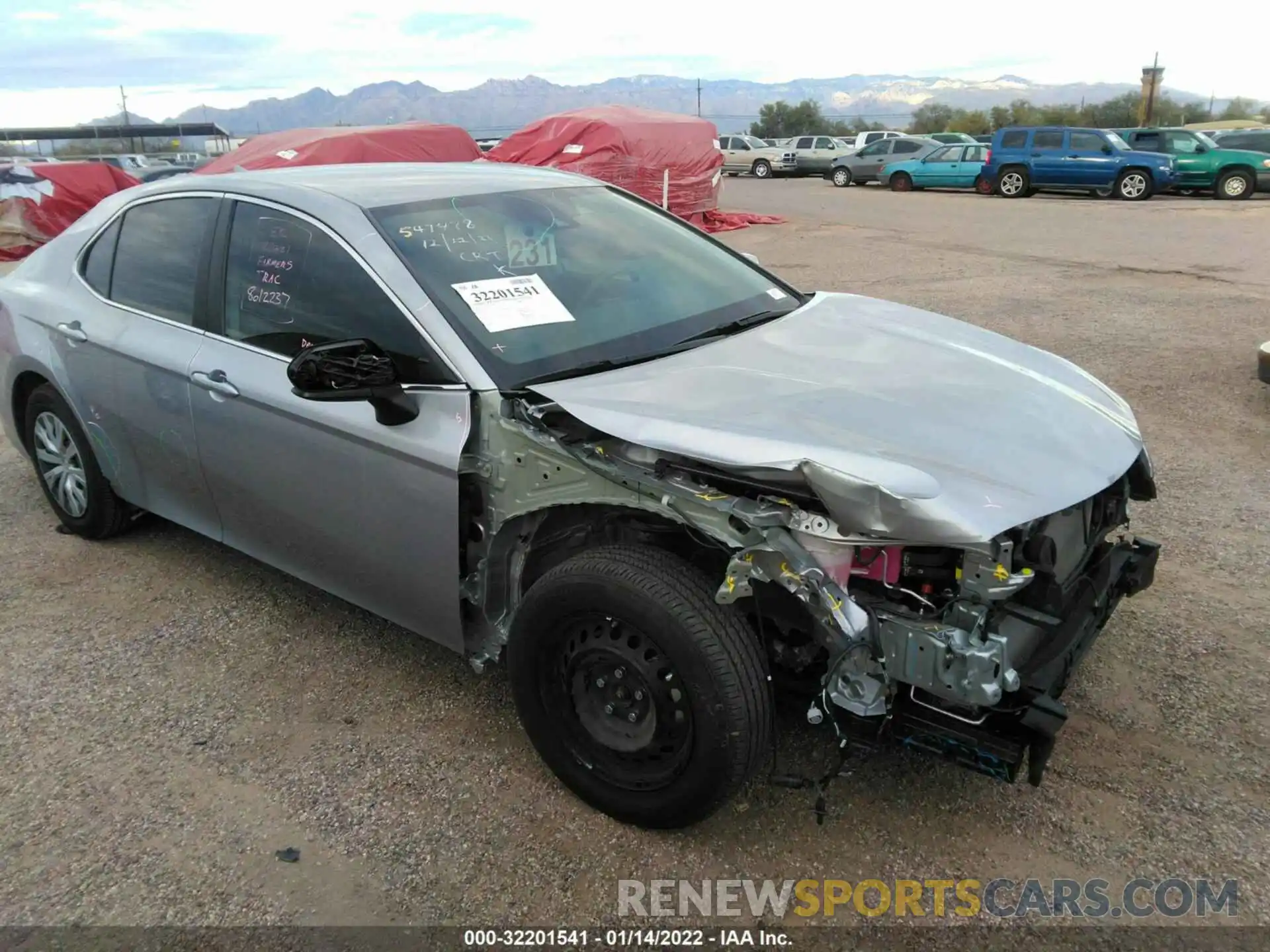 1 Photograph of a damaged car 4T1C31AK4LU017161 TOYOTA CAMRY 2020