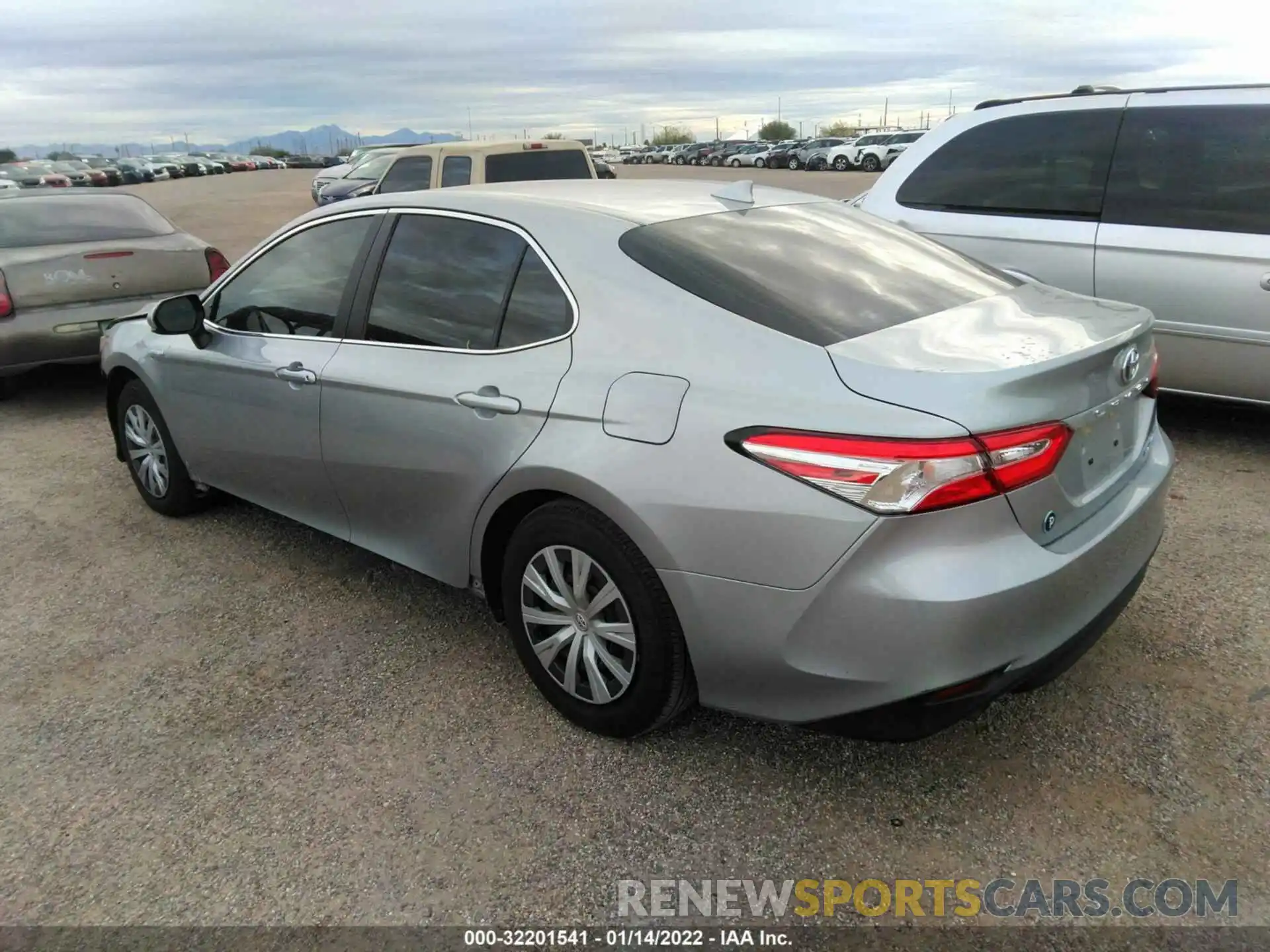 3 Photograph of a damaged car 4T1C31AK4LU017161 TOYOTA CAMRY 2020