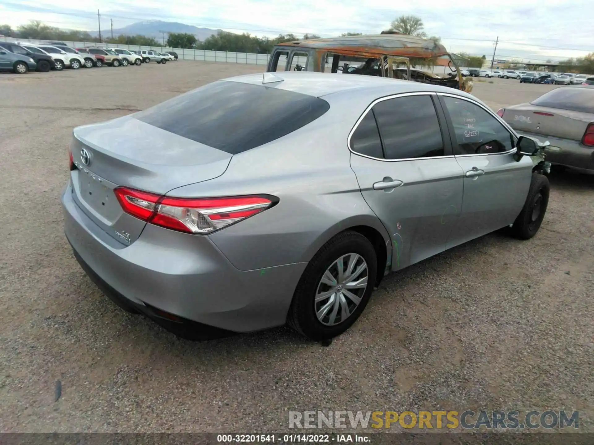 4 Photograph of a damaged car 4T1C31AK4LU017161 TOYOTA CAMRY 2020