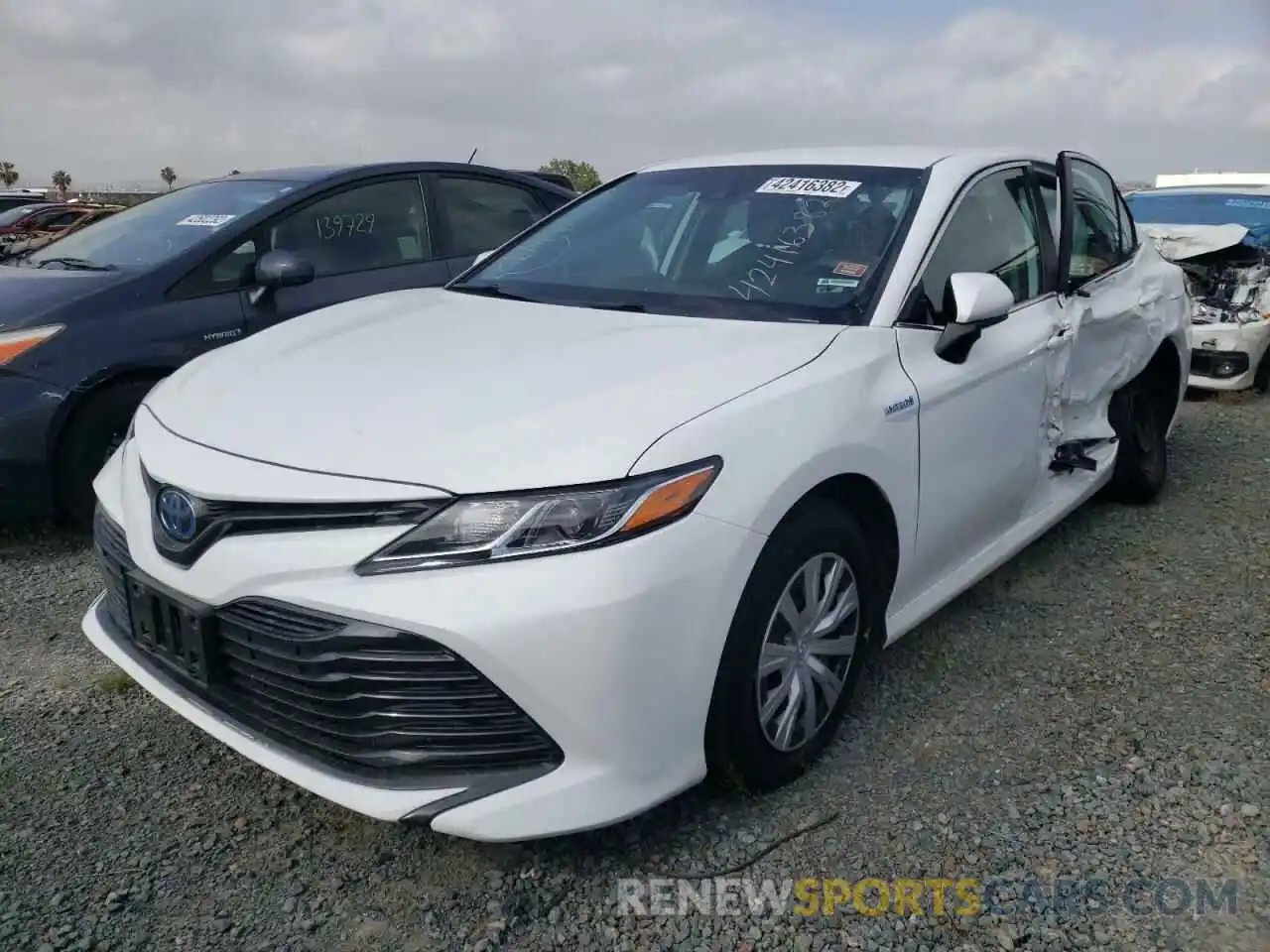 2 Photograph of a damaged car 4T1C31AK4LU519328 TOYOTA CAMRY 2020