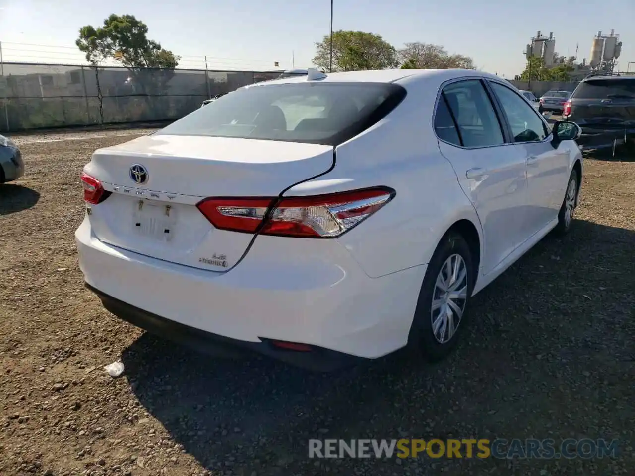 4 Photograph of a damaged car 4T1C31AK4LU519328 TOYOTA CAMRY 2020