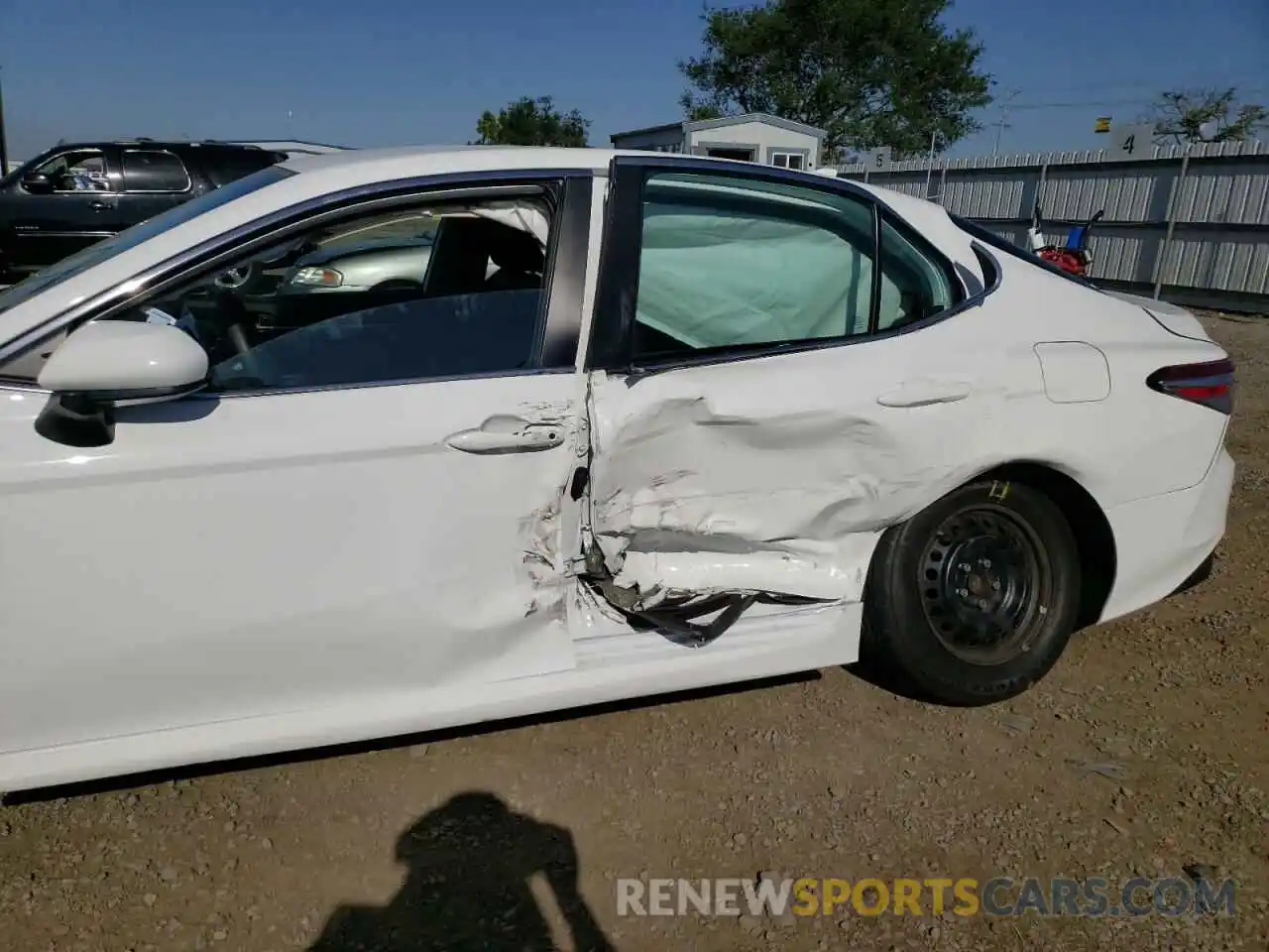 9 Photograph of a damaged car 4T1C31AK4LU519328 TOYOTA CAMRY 2020