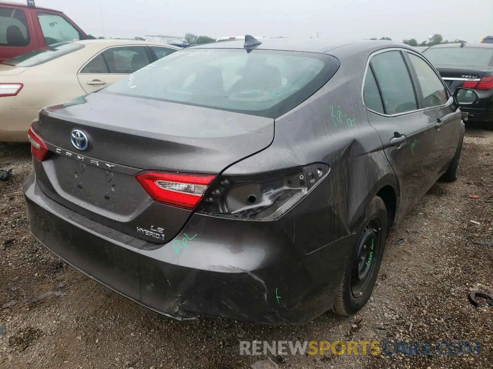 4 Photograph of a damaged car 4T1C31AK4LU526330 TOYOTA CAMRY 2020