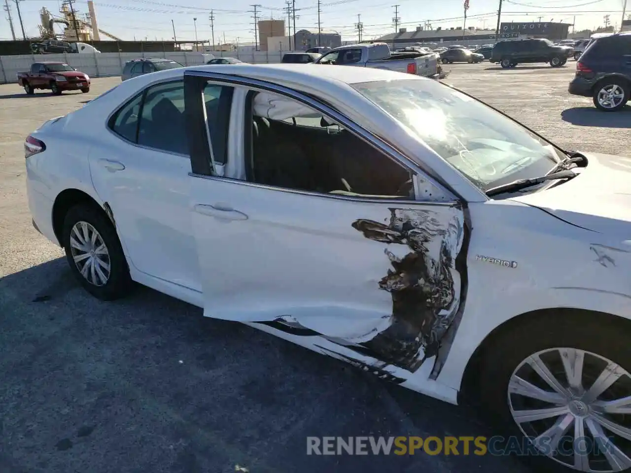 9 Photograph of a damaged car 4T1C31AK4LU532368 TOYOTA CAMRY 2020