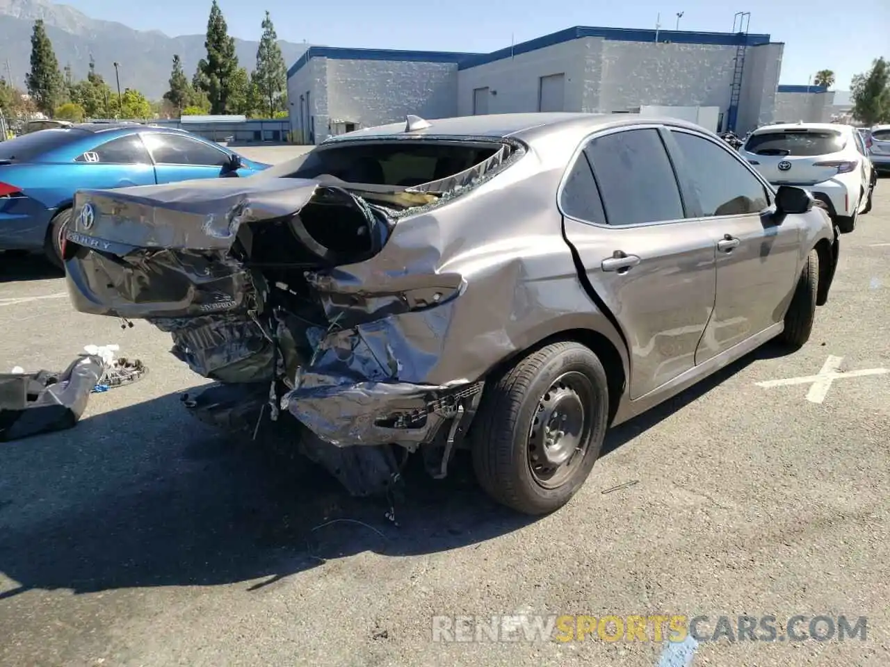 4 Photograph of a damaged car 4T1C31AK4LU533200 TOYOTA CAMRY 2020