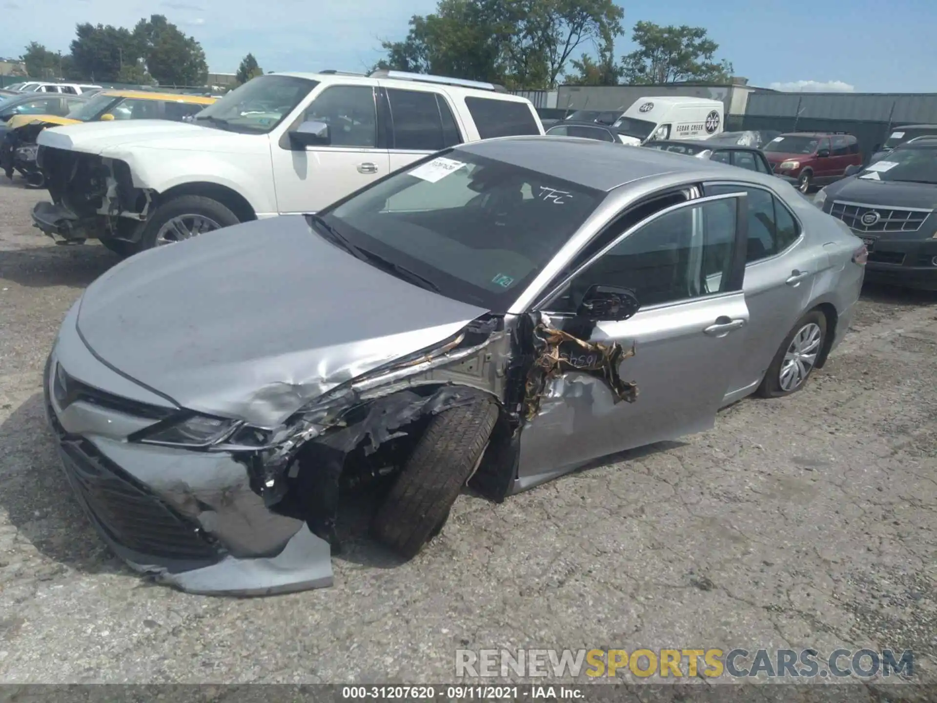 2 Photograph of a damaged car 4T1C31AK4LU538106 TOYOTA CAMRY 2020