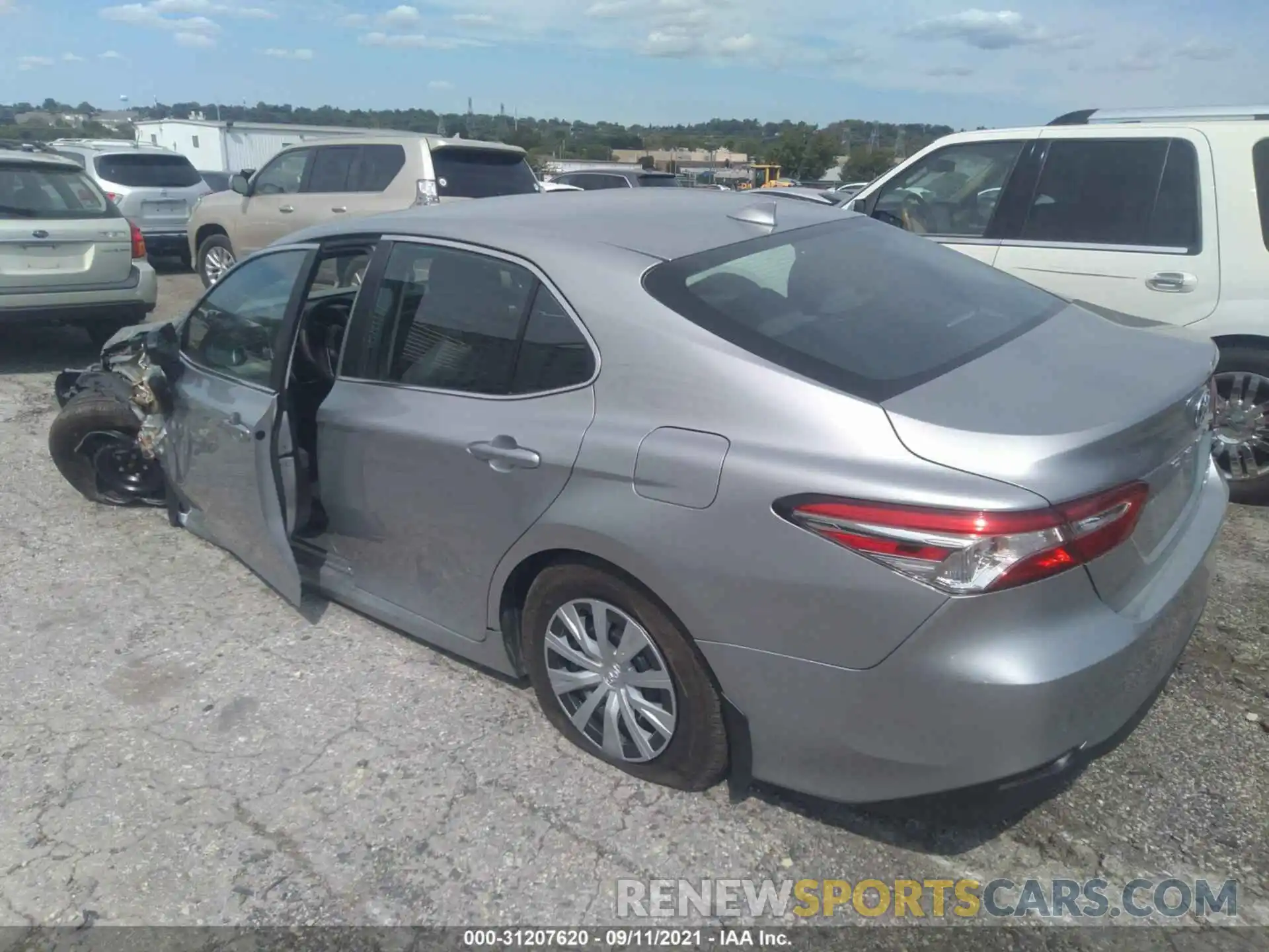 3 Photograph of a damaged car 4T1C31AK4LU538106 TOYOTA CAMRY 2020