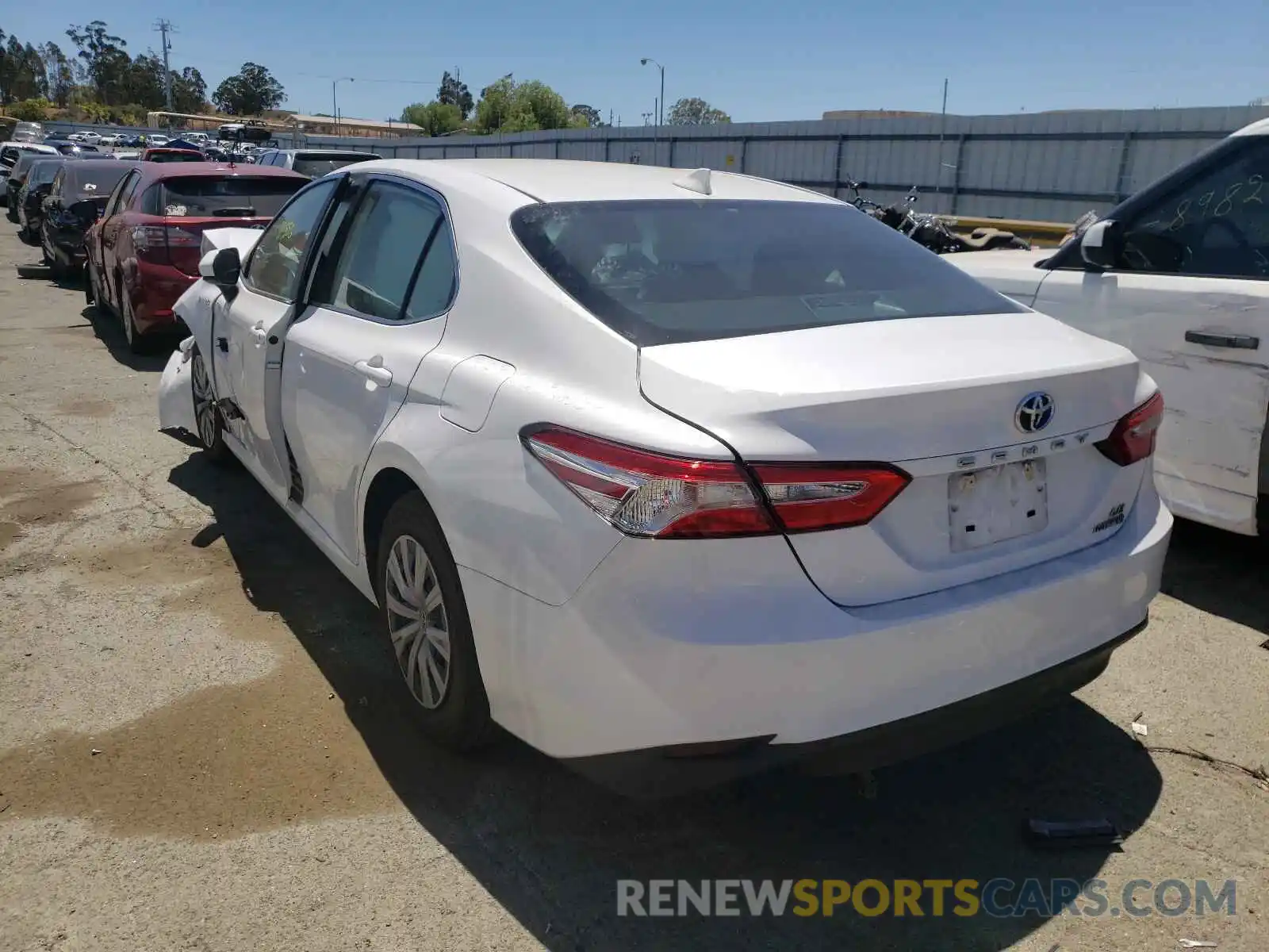 3 Photograph of a damaged car 4T1C31AK4LU538350 TOYOTA CAMRY 2020