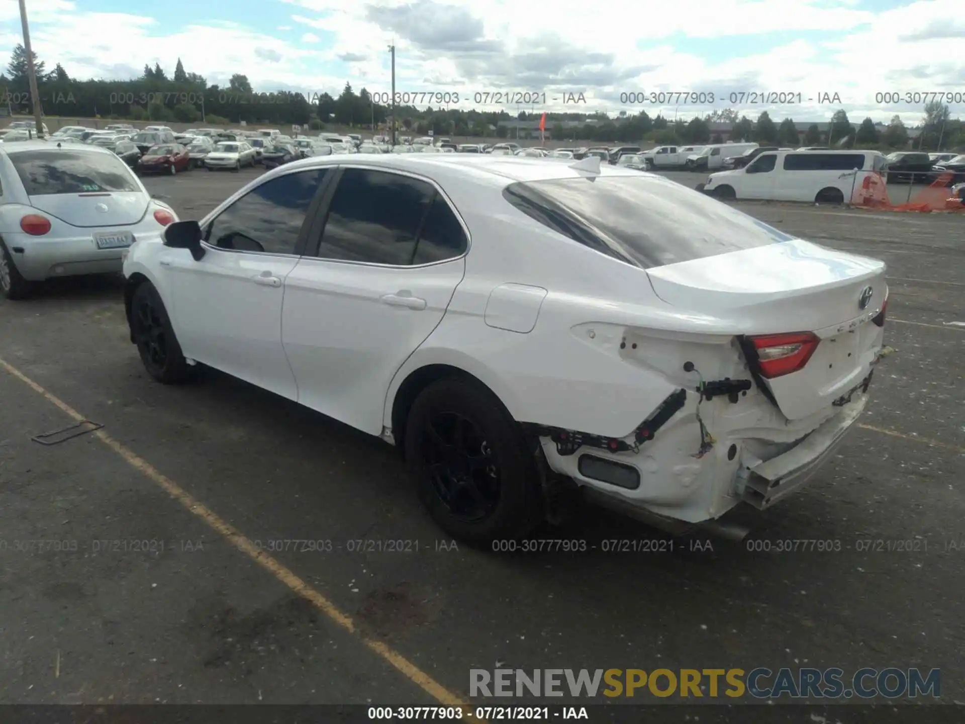 3 Photograph of a damaged car 4T1C31AK4LU542558 TOYOTA CAMRY 2020