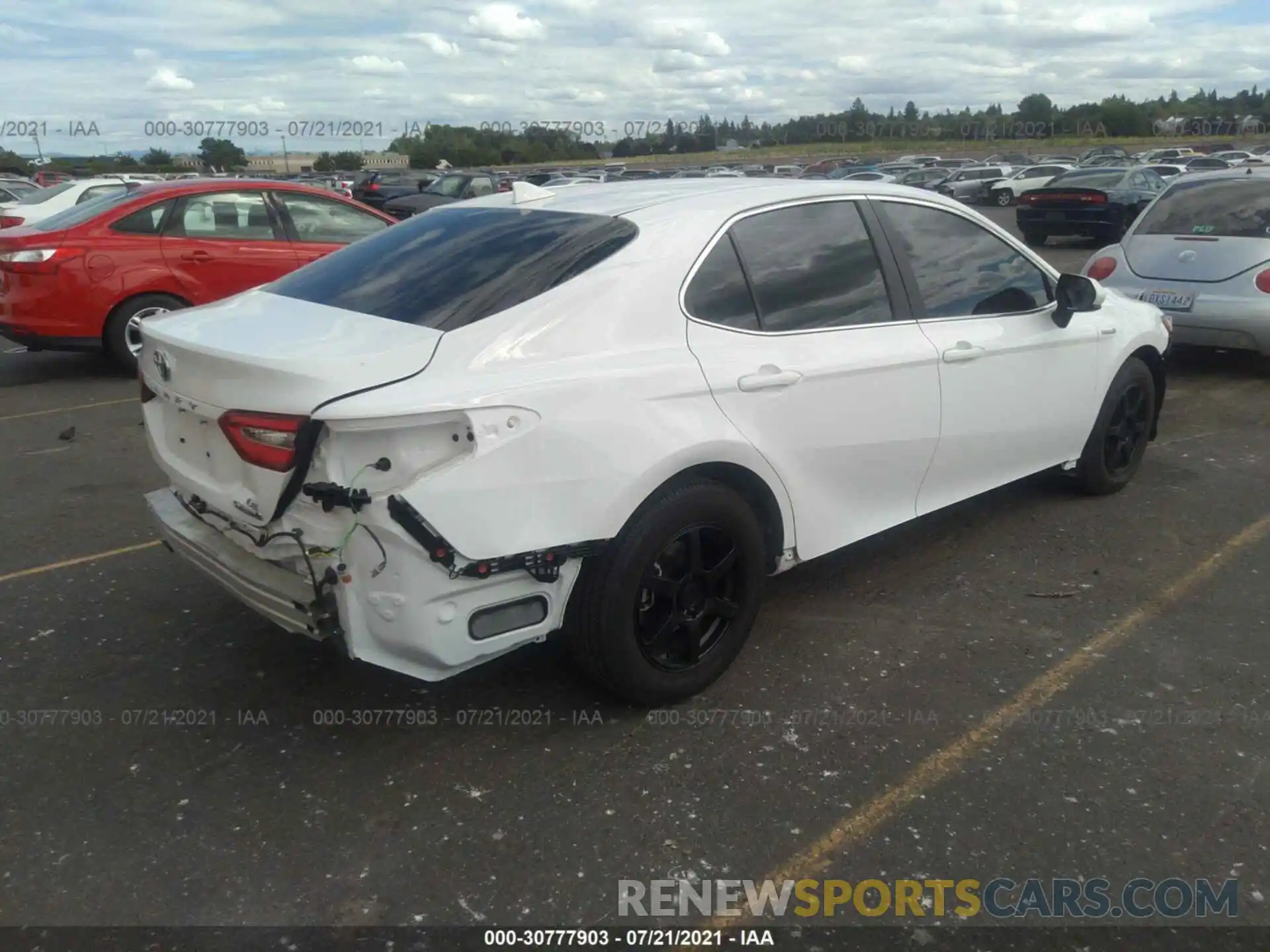 4 Photograph of a damaged car 4T1C31AK4LU542558 TOYOTA CAMRY 2020