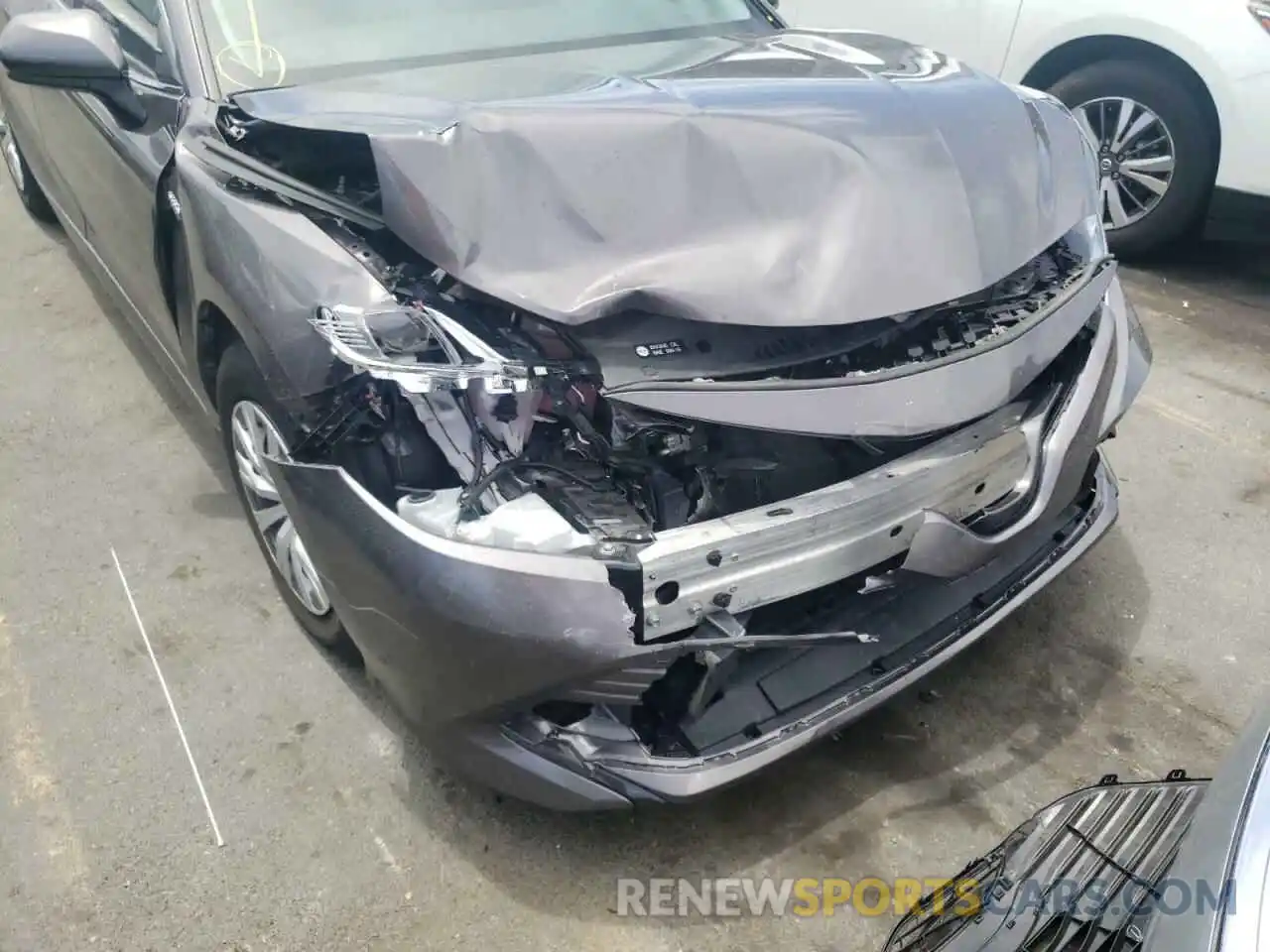 9 Photograph of a damaged car 4T1C31AK5LU013717 TOYOTA CAMRY 2020