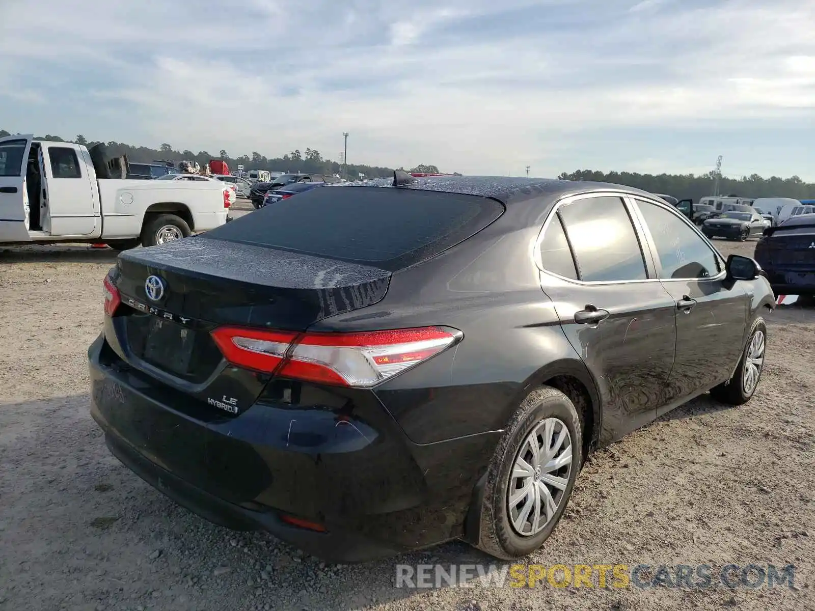 4 Photograph of a damaged car 4T1C31AK5LU014172 TOYOTA CAMRY 2020