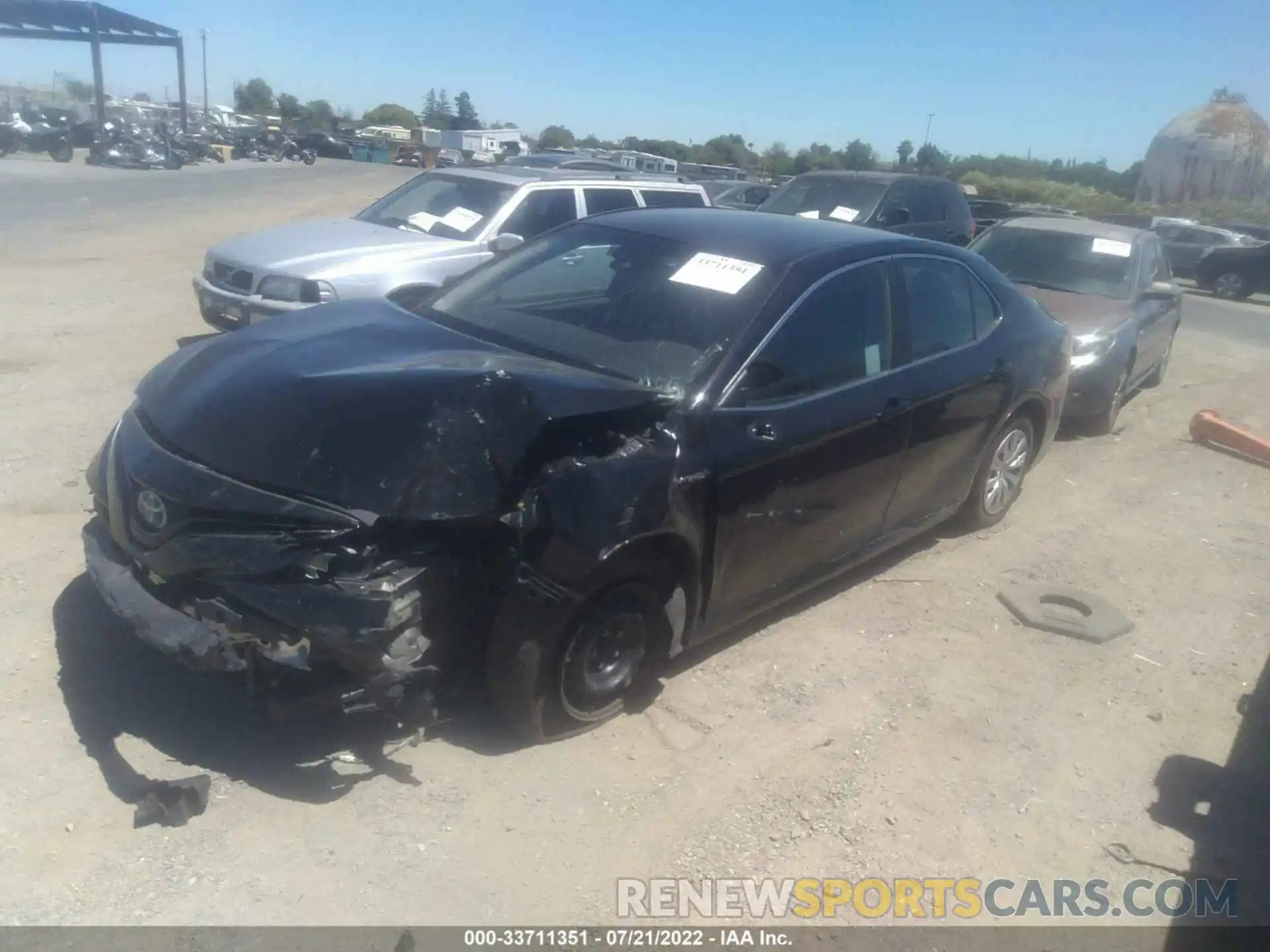 2 Photograph of a damaged car 4T1C31AK5LU017170 TOYOTA CAMRY 2020