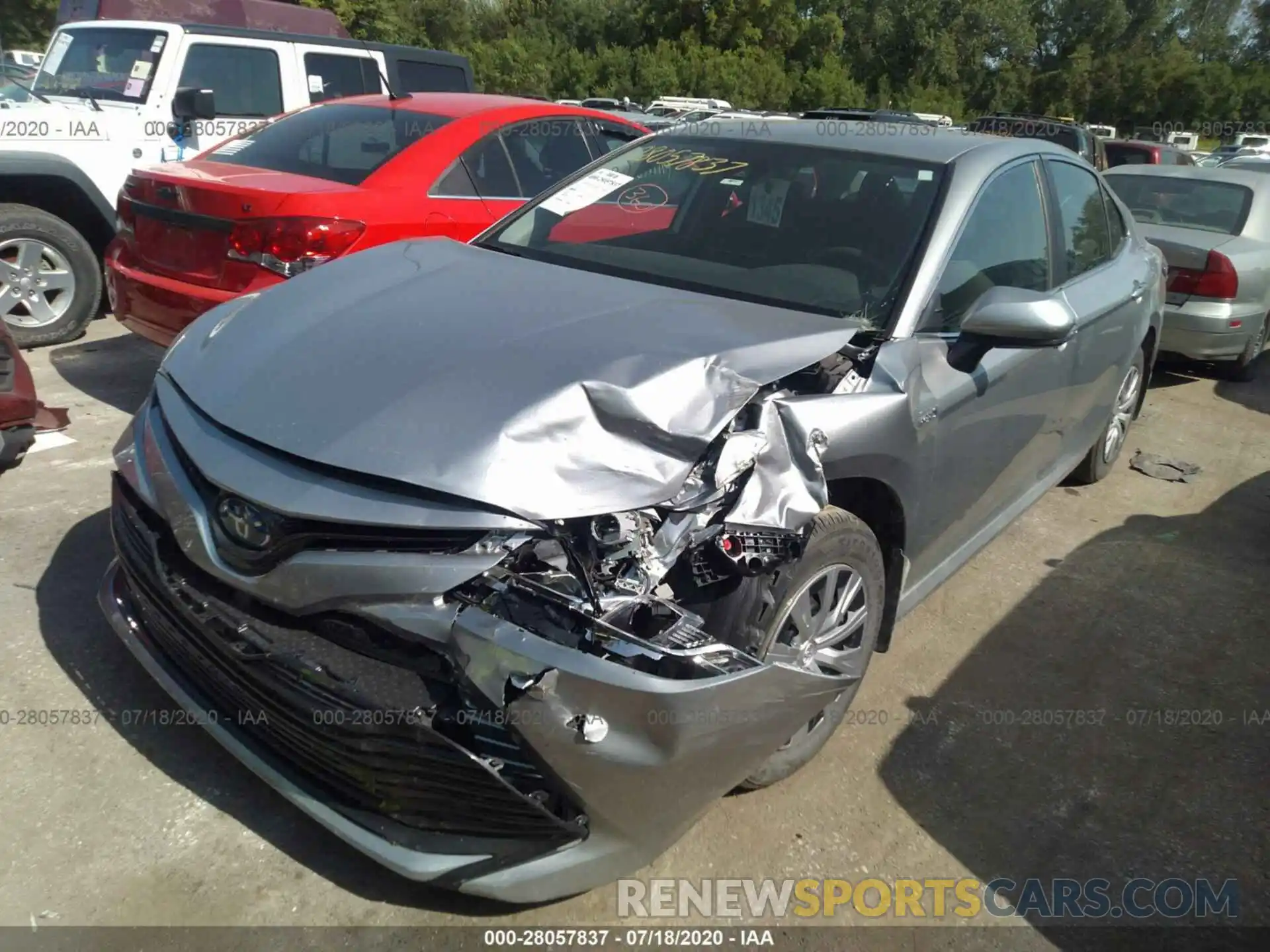 2 Photograph of a damaged car 4T1C31AK5LU520696 TOYOTA CAMRY 2020