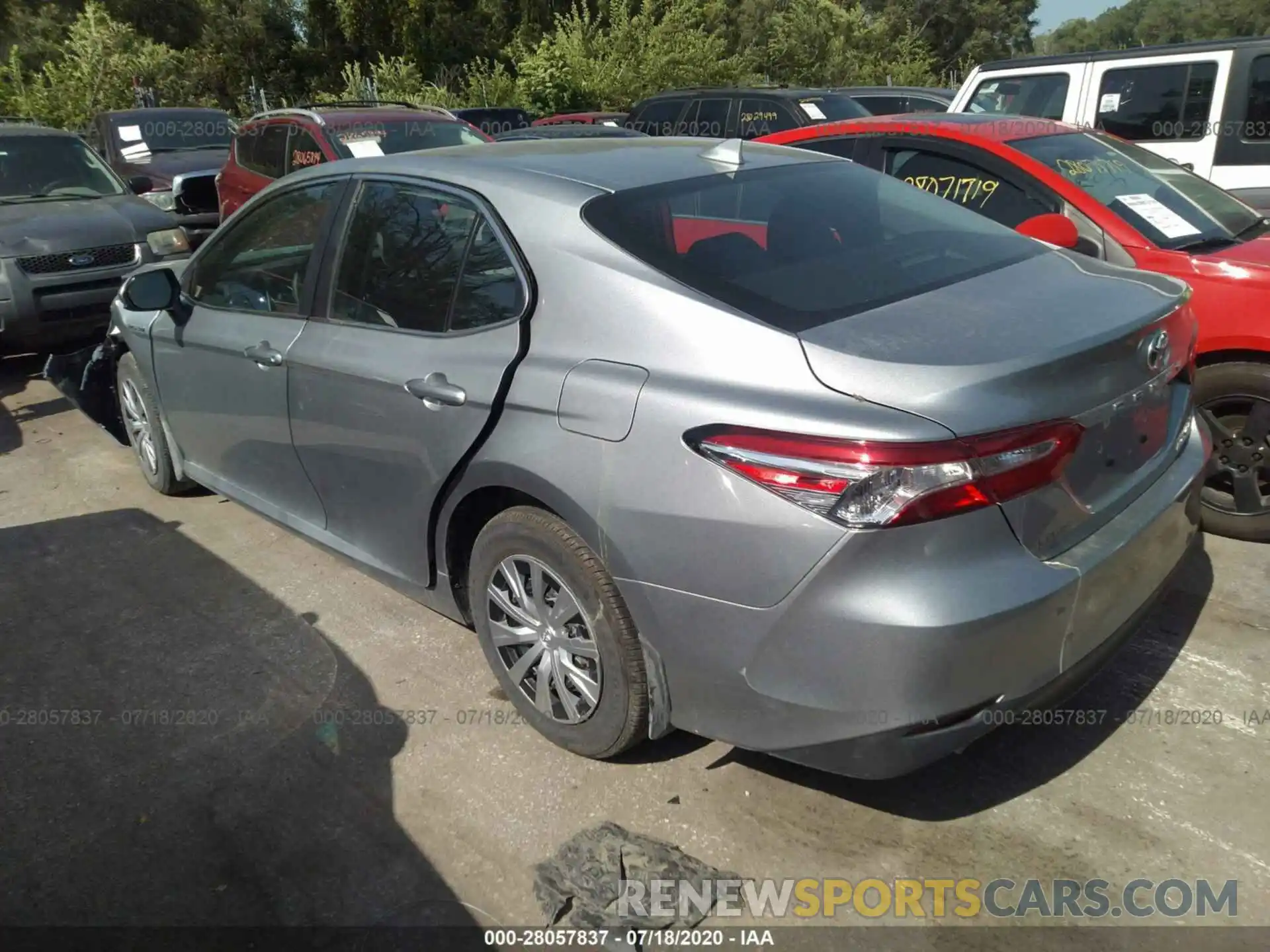 3 Photograph of a damaged car 4T1C31AK5LU520696 TOYOTA CAMRY 2020