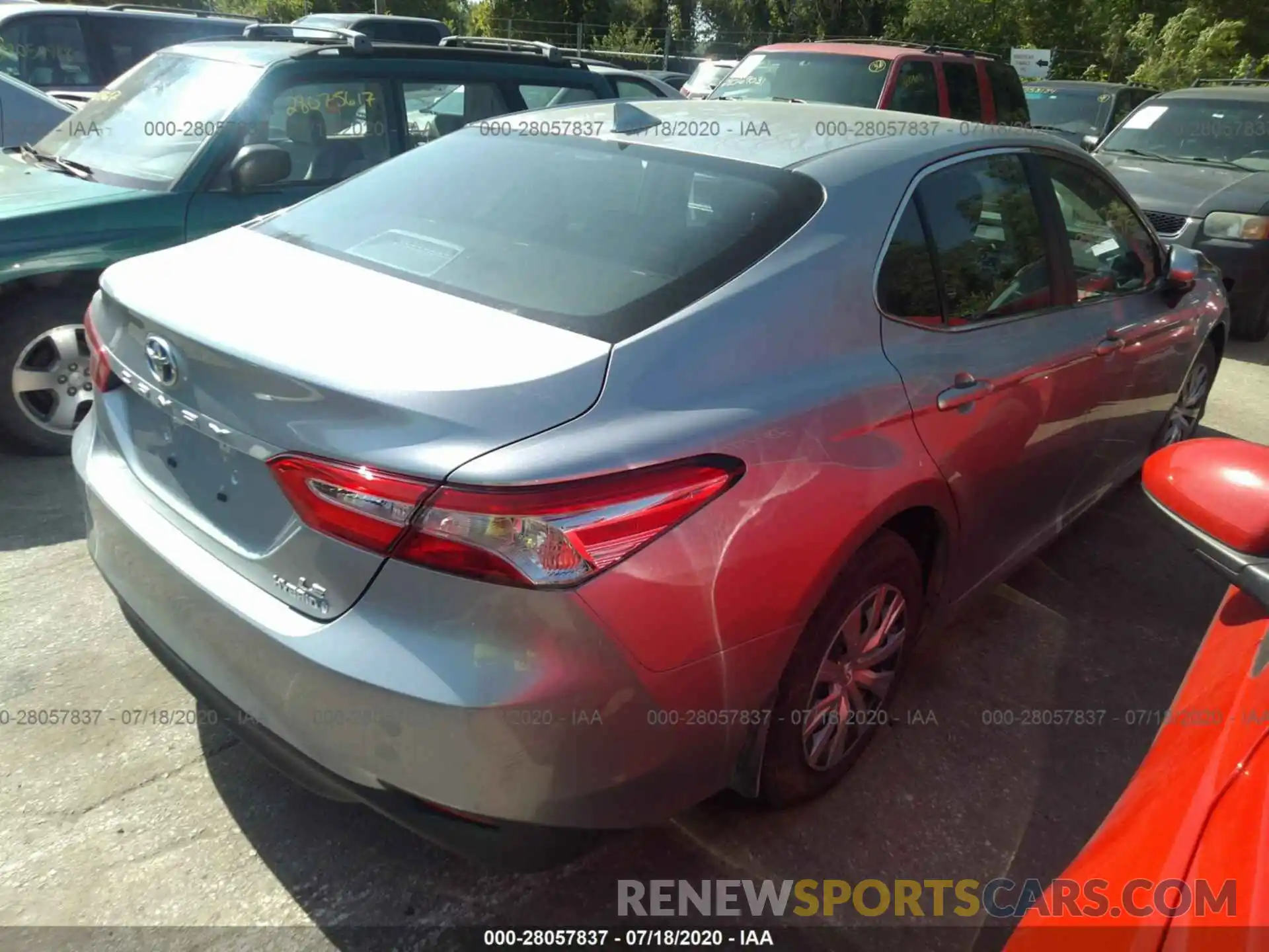 4 Photograph of a damaged car 4T1C31AK5LU520696 TOYOTA CAMRY 2020