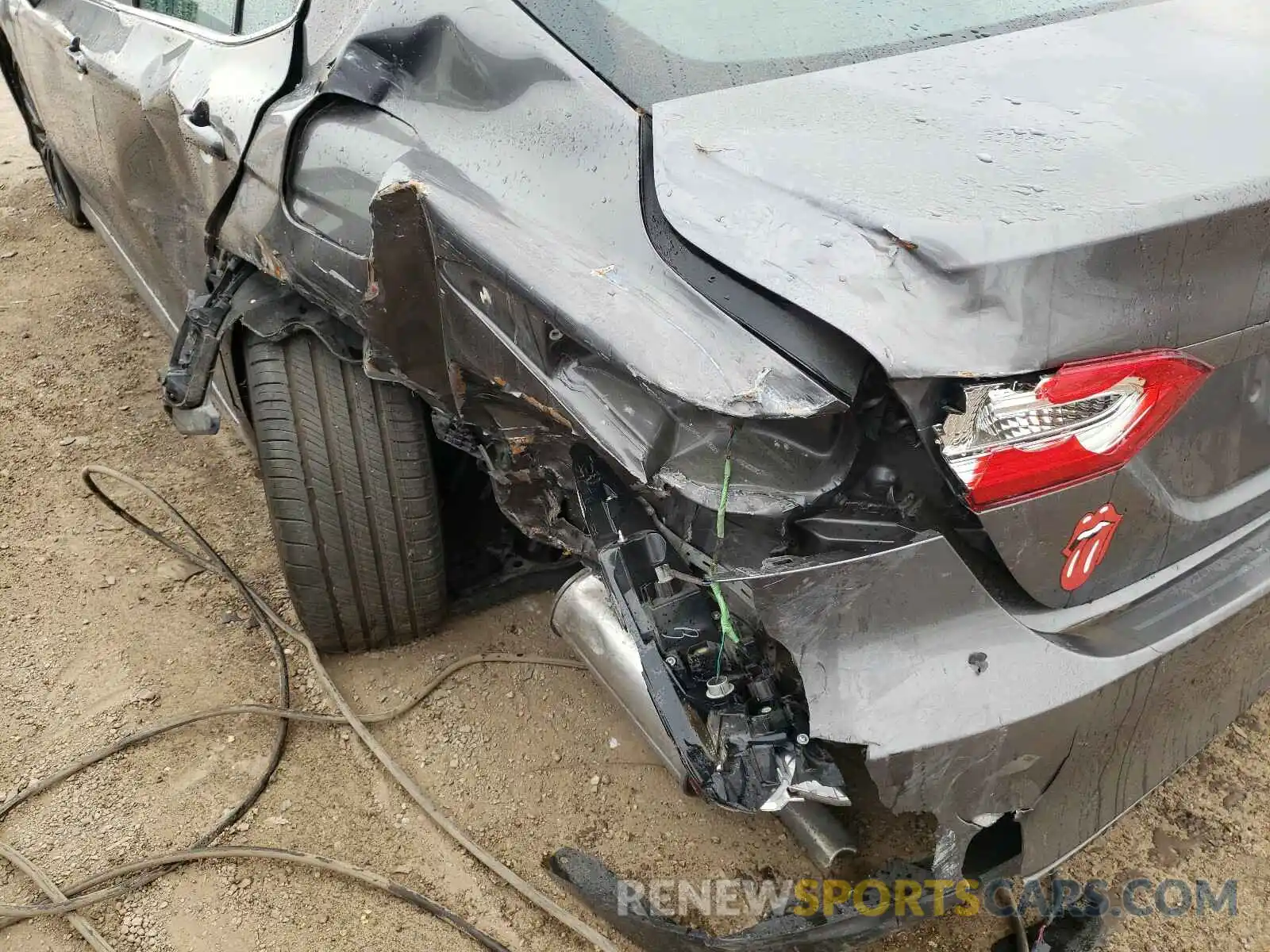 9 Photograph of a damaged car 4T1C31AK5LU521055 TOYOTA CAMRY 2020