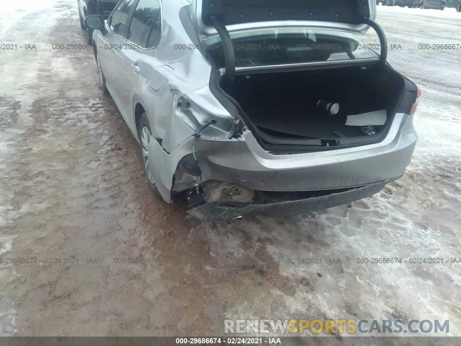 6 Photograph of a damaged car 4T1C31AK5LU522464 TOYOTA CAMRY 2020