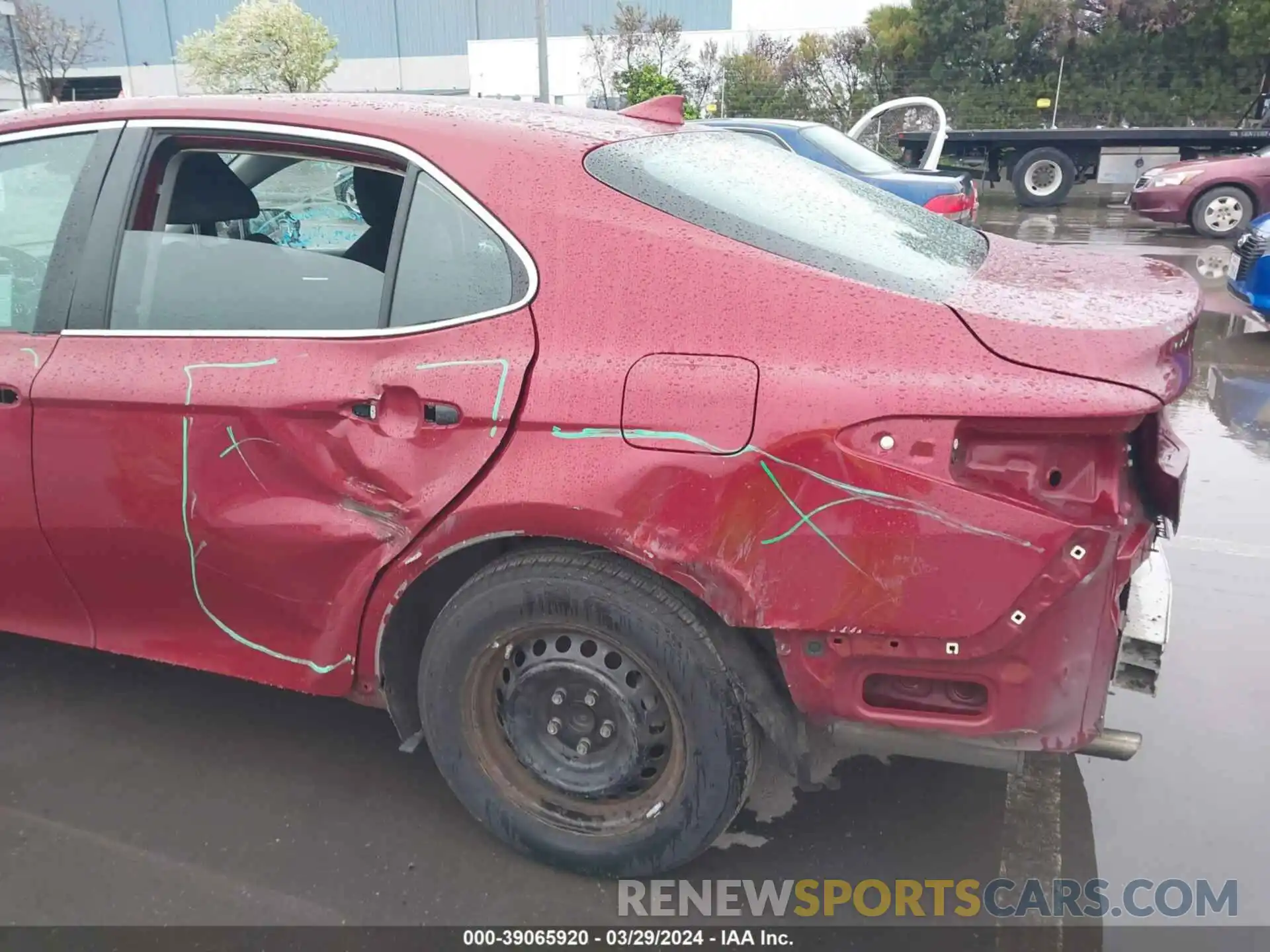 6 Photograph of a damaged car 4T1C31AK5LU525526 TOYOTA CAMRY 2020