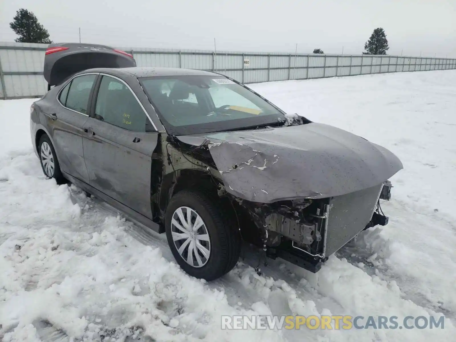 1 Photograph of a damaged car 4T1C31AK5LU527163 TOYOTA CAMRY 2020