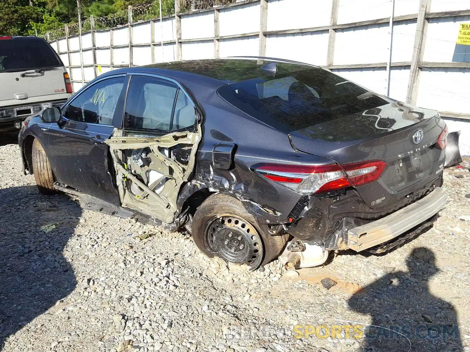3 Photograph of a damaged car 4T1C31AK5LU527437 TOYOTA CAMRY 2020