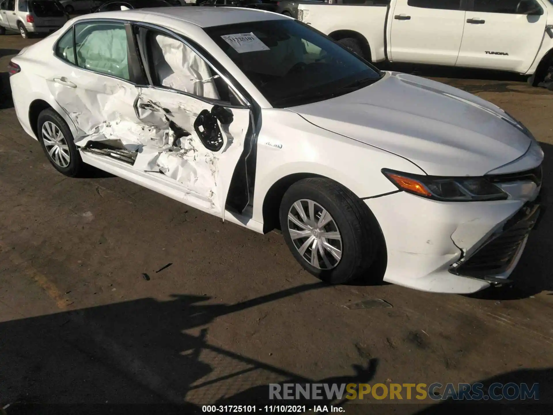 1 Photograph of a damaged car 4T1C31AK5LU545968 TOYOTA CAMRY 2020