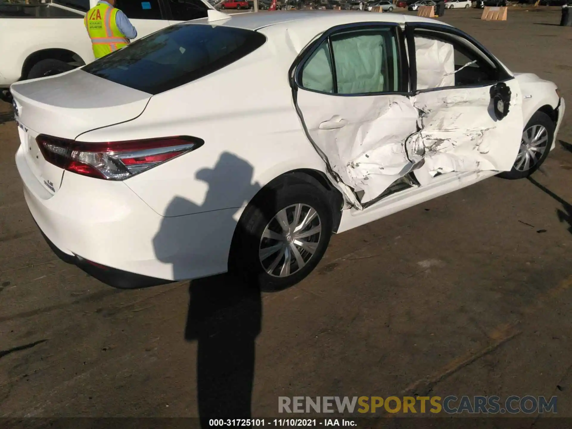 4 Photograph of a damaged car 4T1C31AK5LU545968 TOYOTA CAMRY 2020